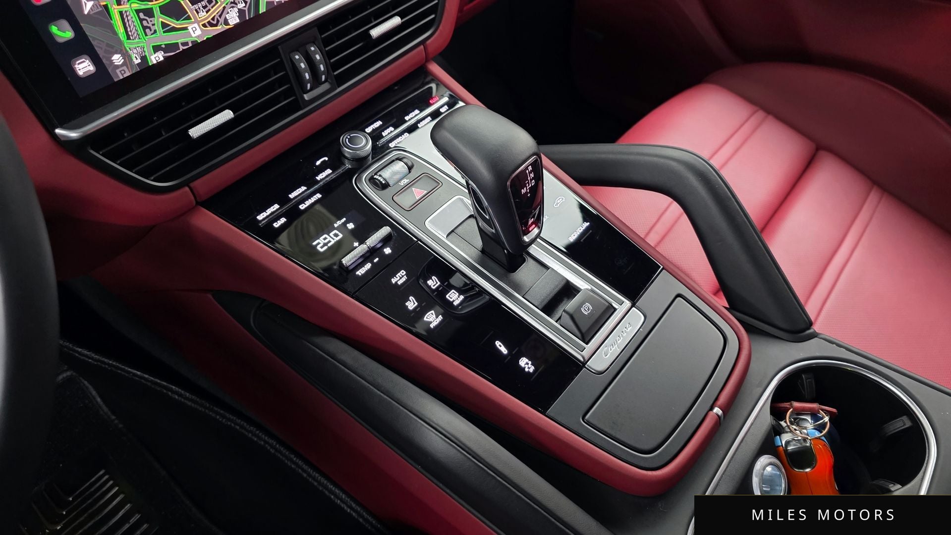 Porsche Cayenne 2023 — миниатюра 9