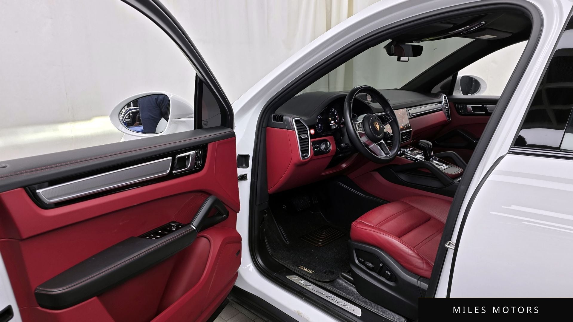 Porsche Cayenne 2023 — миниатюра 10
