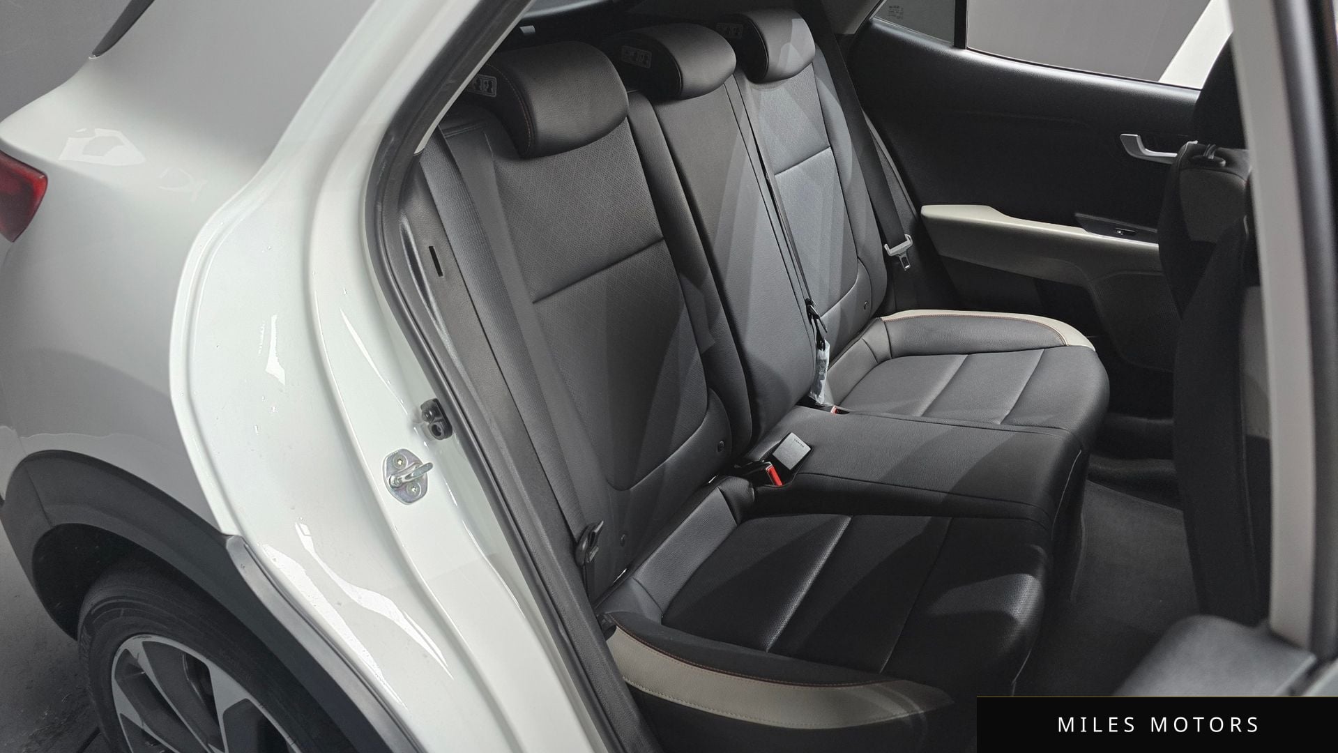 Kia 스토닉 2018 — миниатюра 12