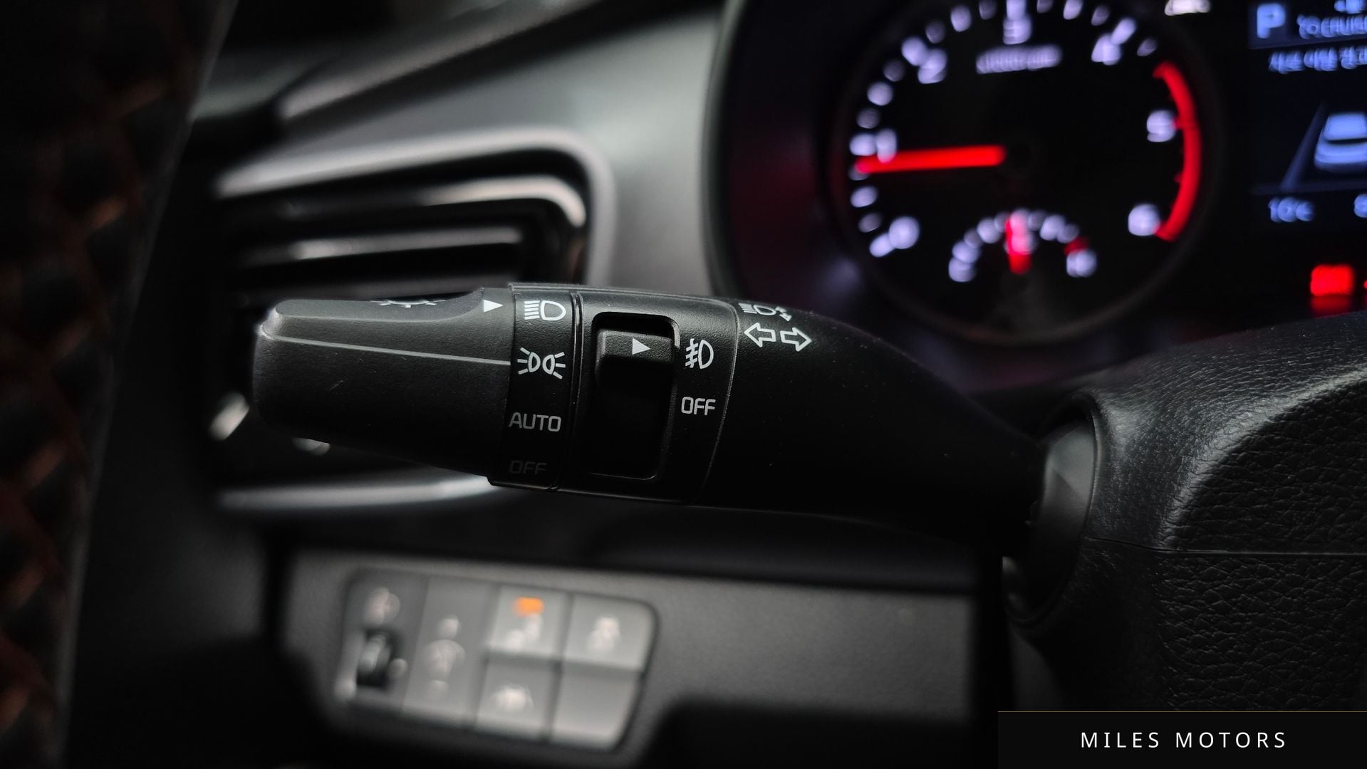 Kia 스토닉 2018 — миниатюра 19
