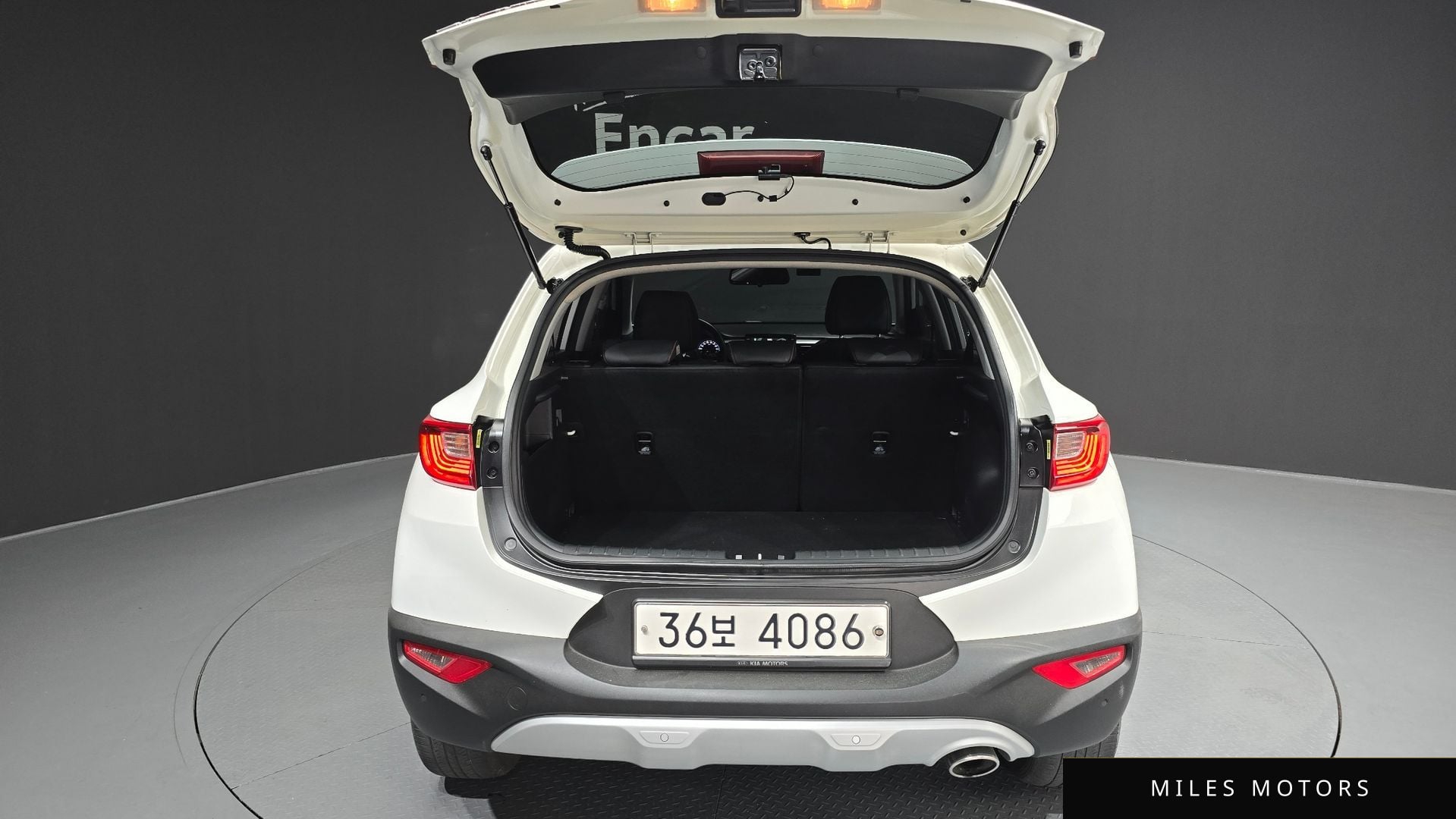 Kia 스토닉 2018 — миниатюра 20