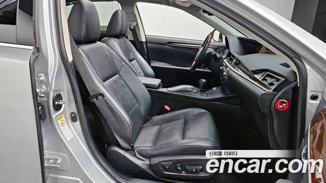 Лексус ES300h 2013 — миниатюра 10