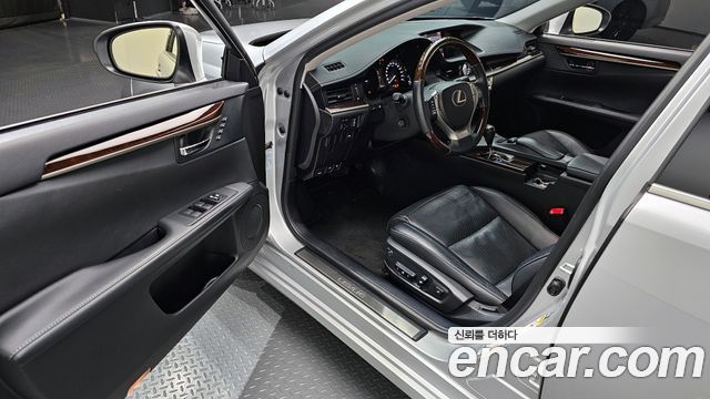 Лексус ES300h 2013 — миниатюра 11