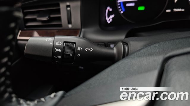 Лексус ES300h 2013 — миниатюра 19