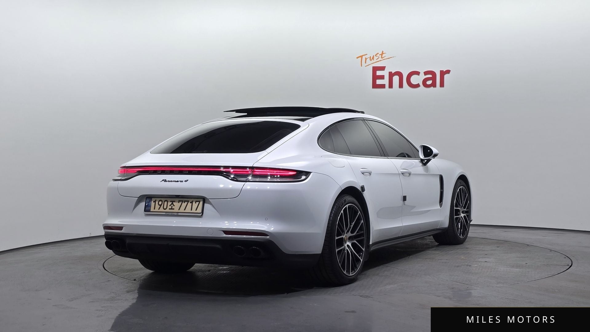 Porsche Panamera 2022 — миниатюра 2