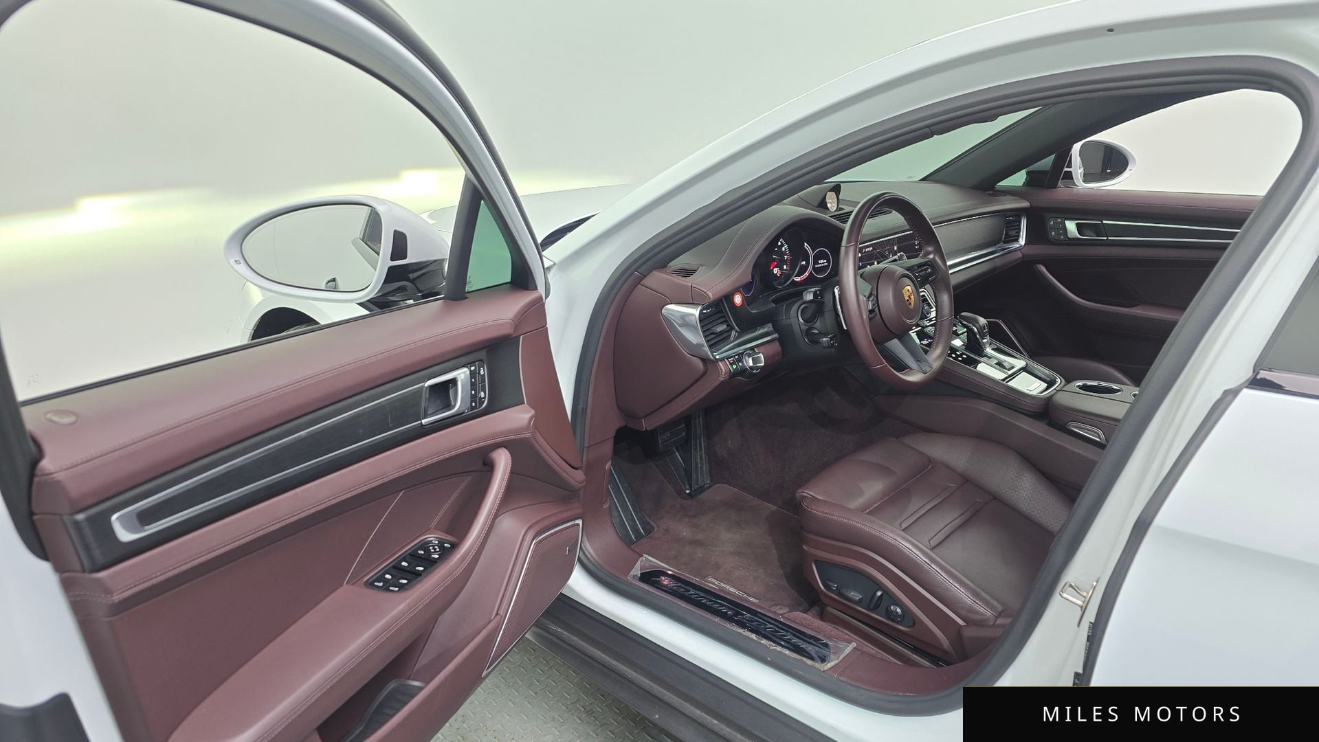 Porsche Panamera 2022 — миниатюра 10