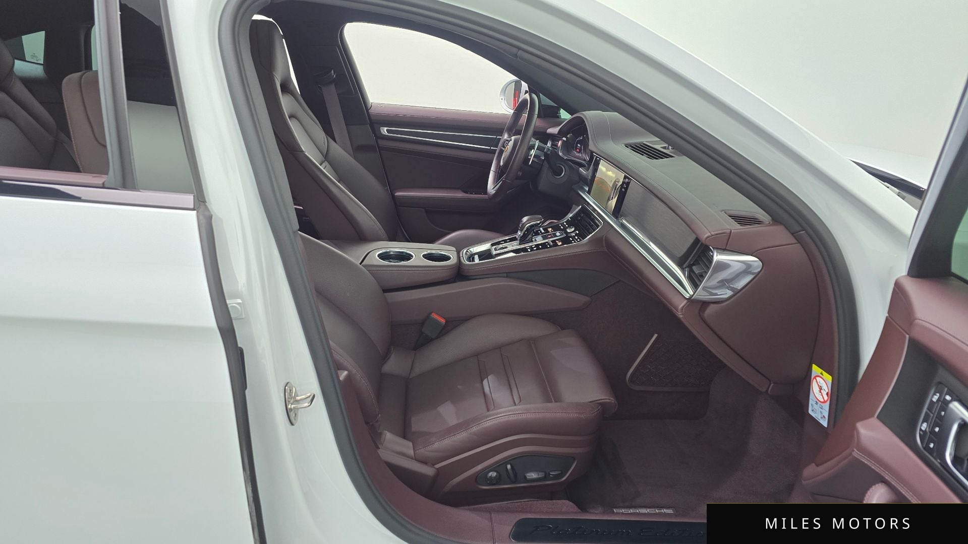 Porsche Panamera 2022 — миниатюра 11