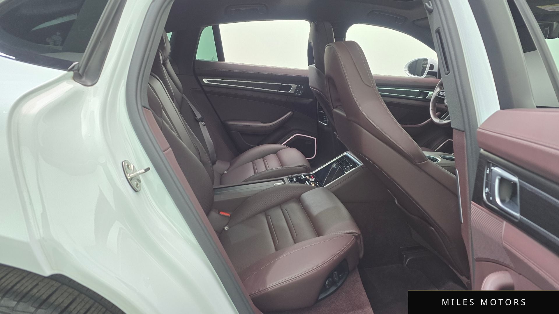 Porsche Panamera 2022 — миниатюра 12
