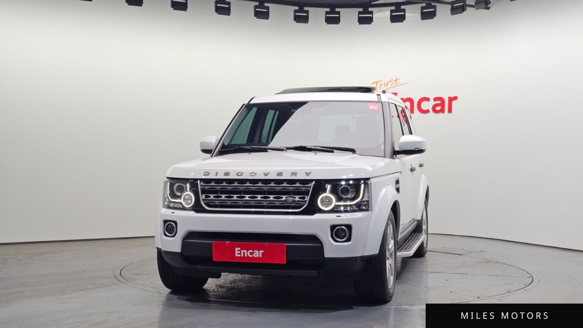 Land Rover Discovery 2016 — миниатюра 3