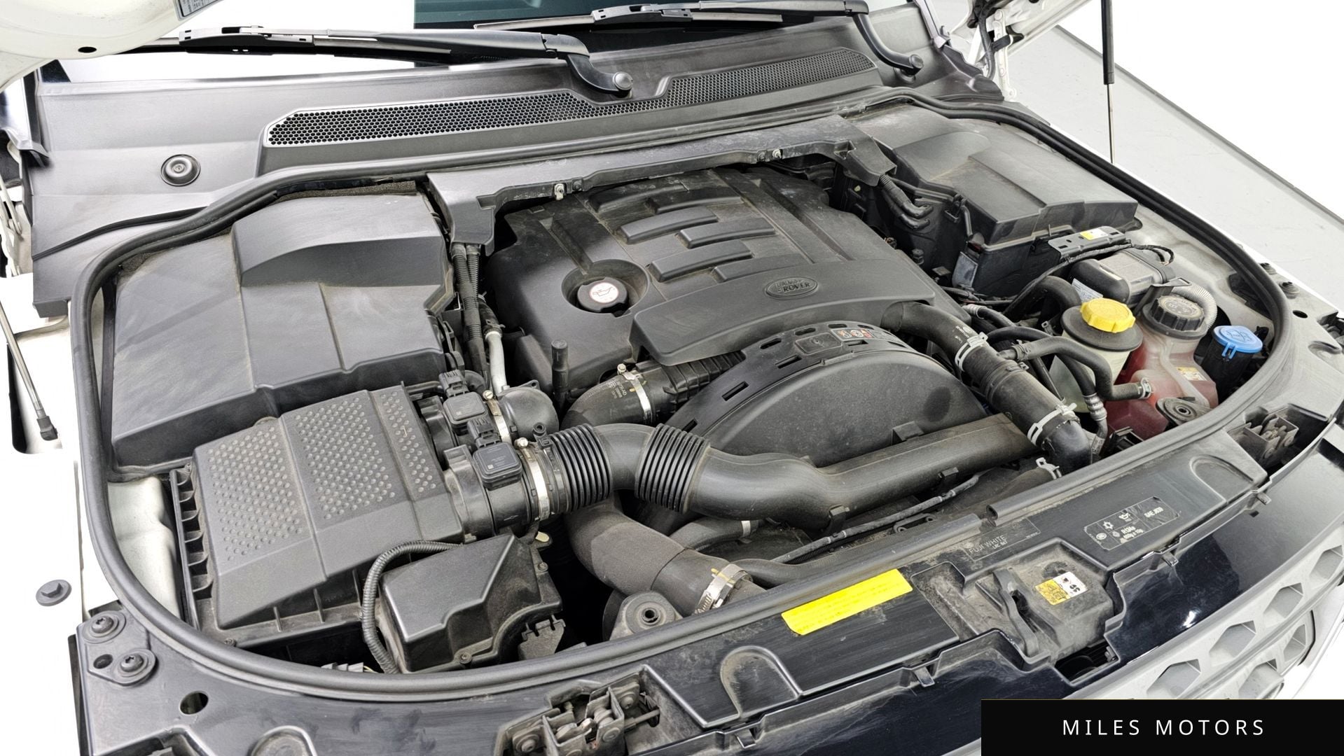 Land Rover Discovery 2016 — миниатюра 6
