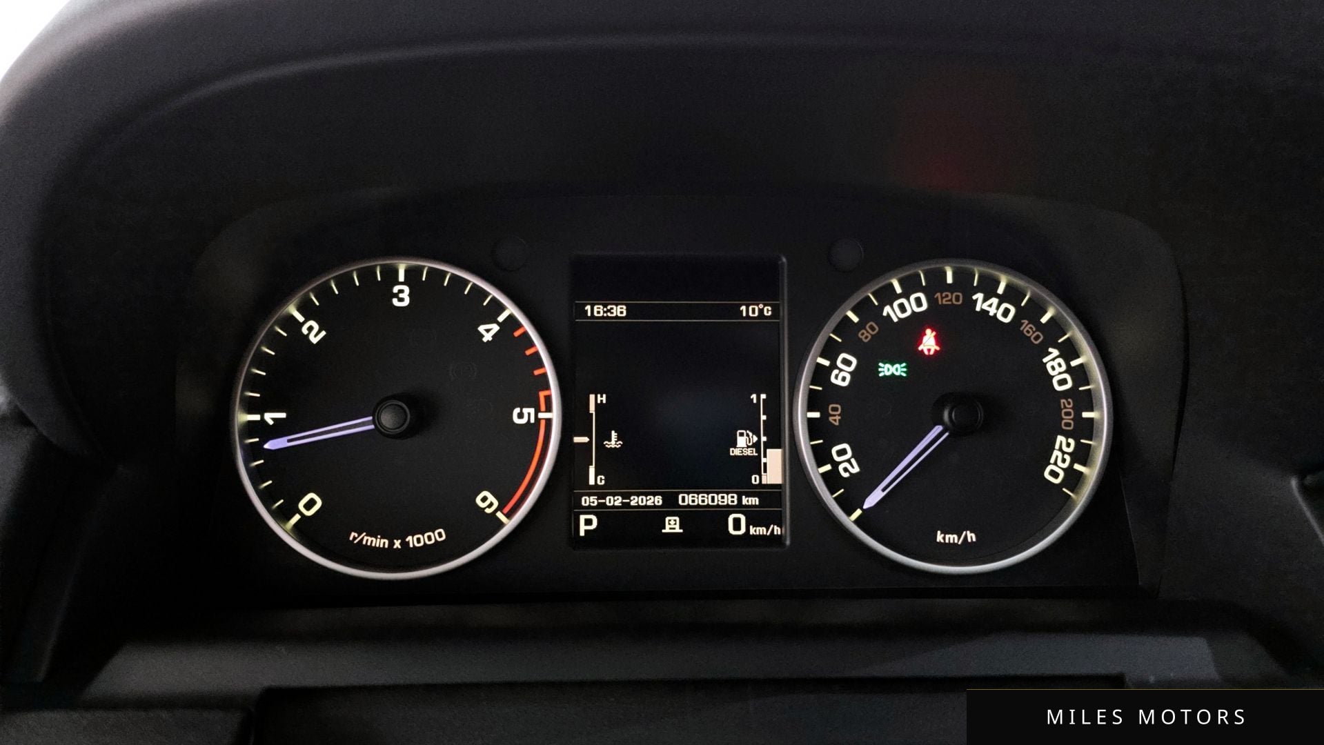 Land Rover Discovery 2016 — миниатюра 8