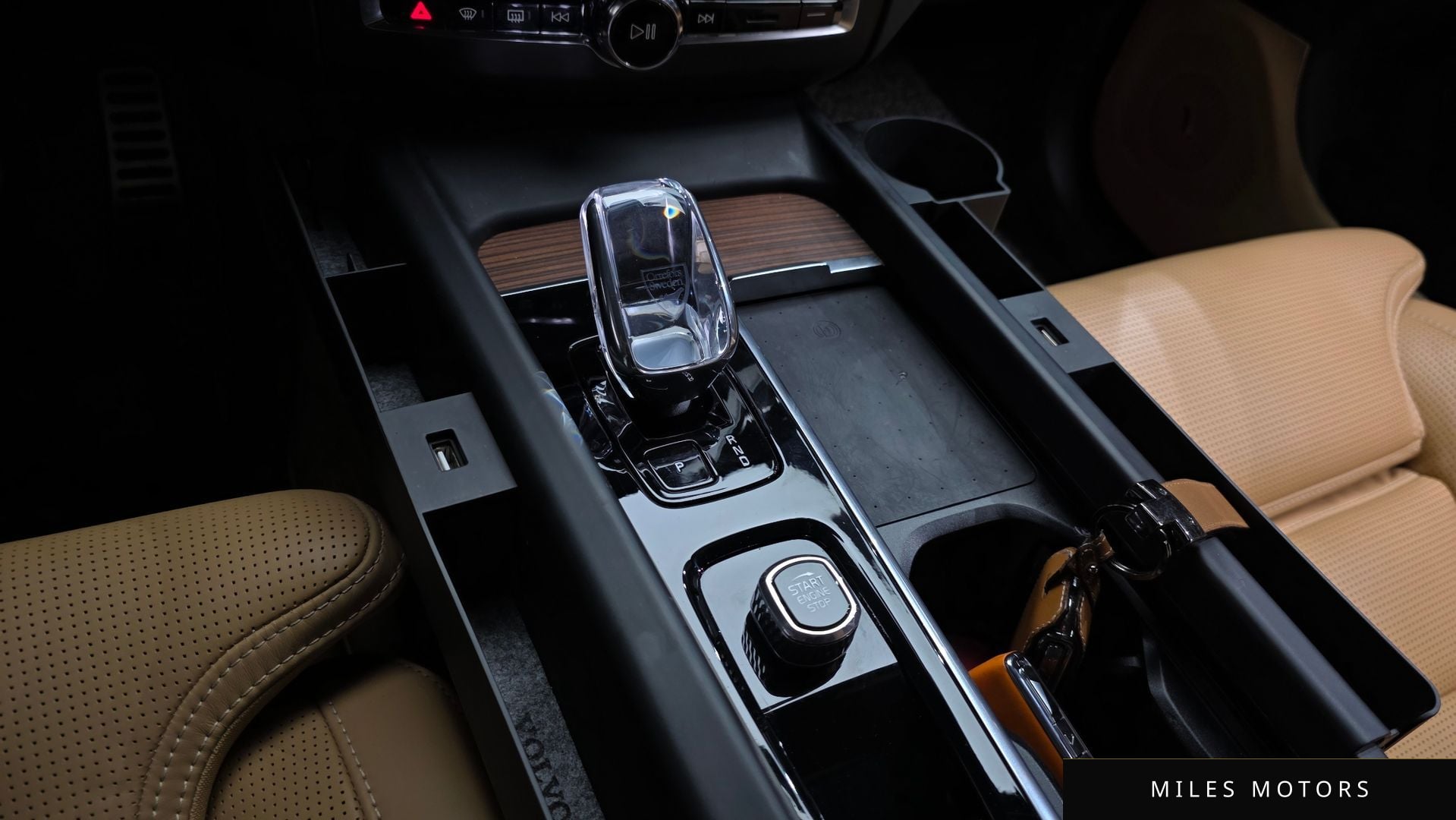 Volvo XC60 2023 — миниатюра 8