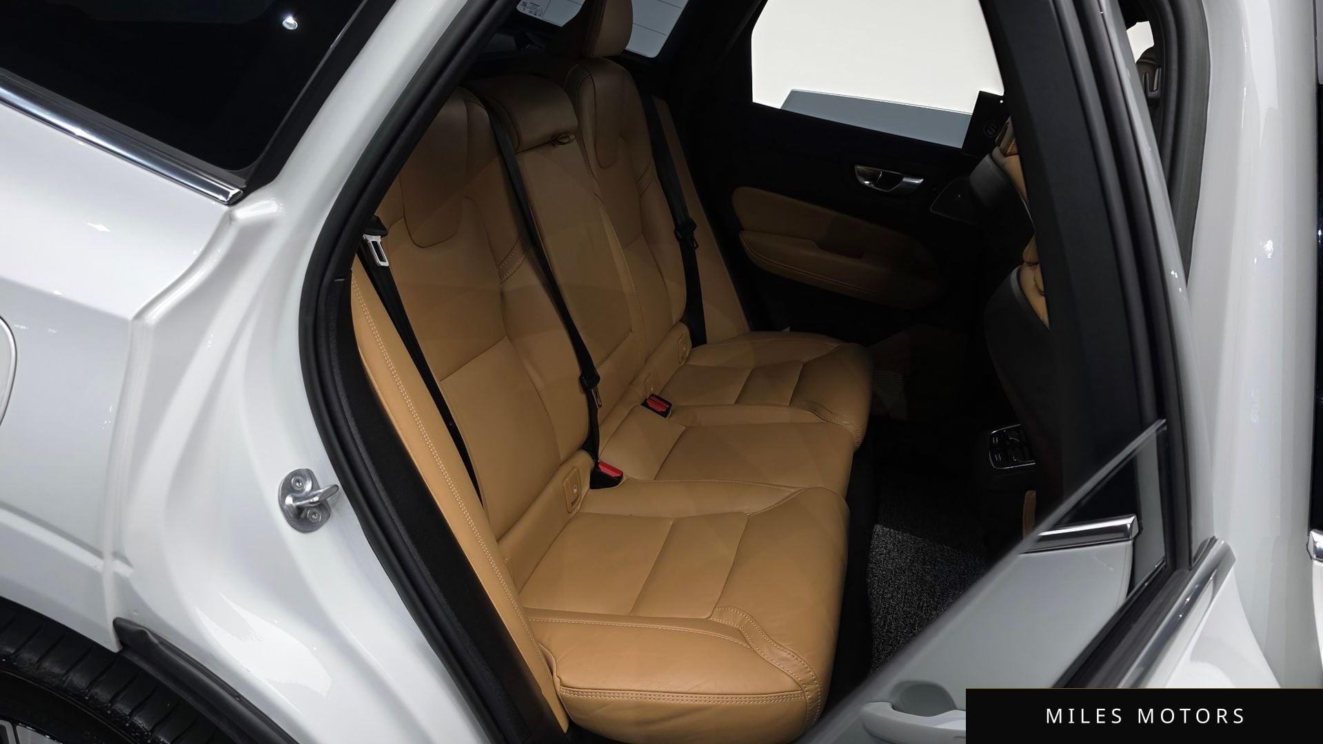 Volvo XC60 2023 — миниатюра 12