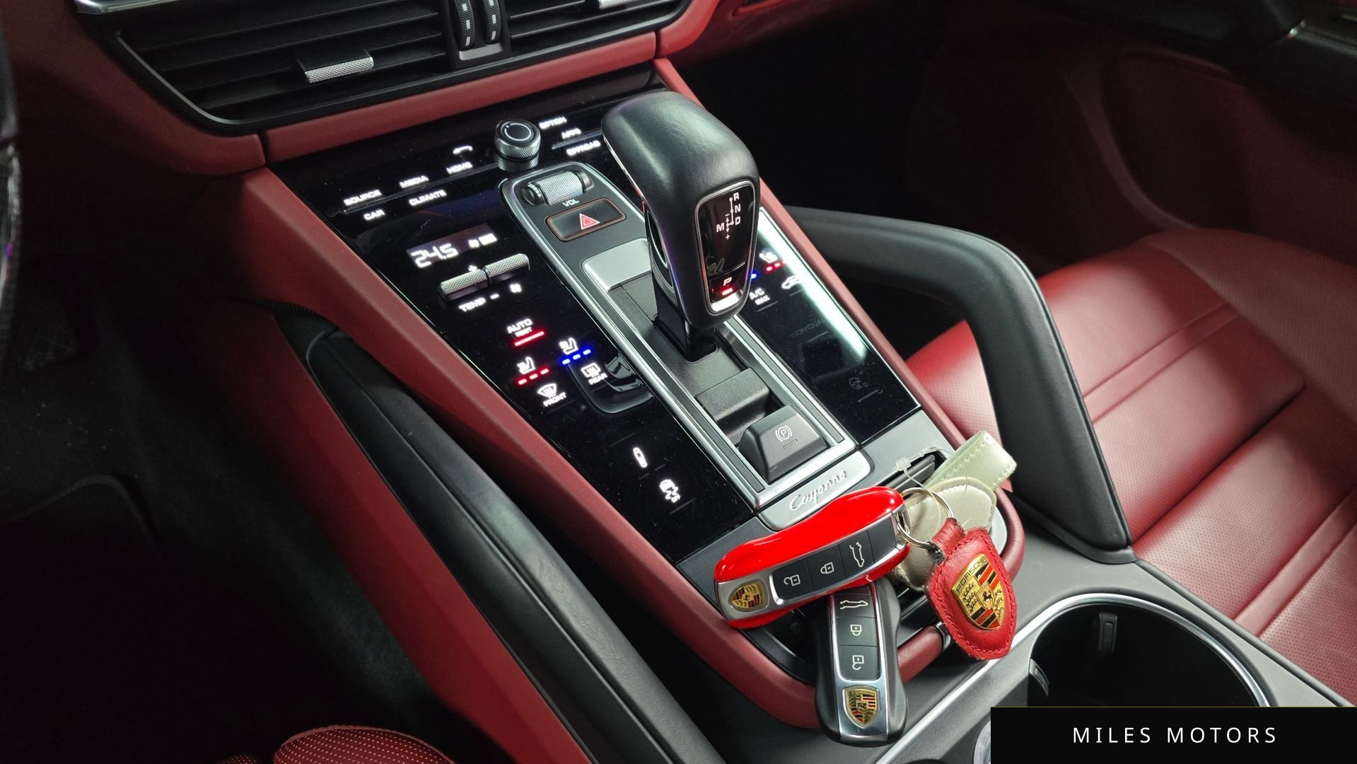 Porsche Cayenne 2022 — миниатюра 9