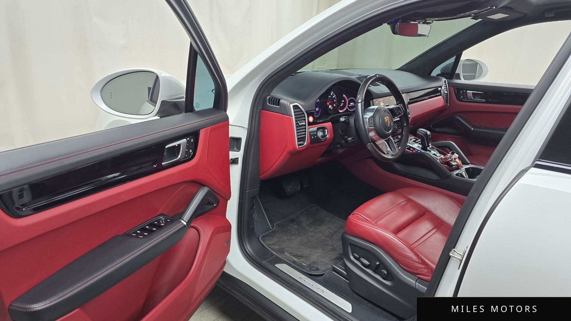 Porsche Cayenne 2022 — миниатюра 10