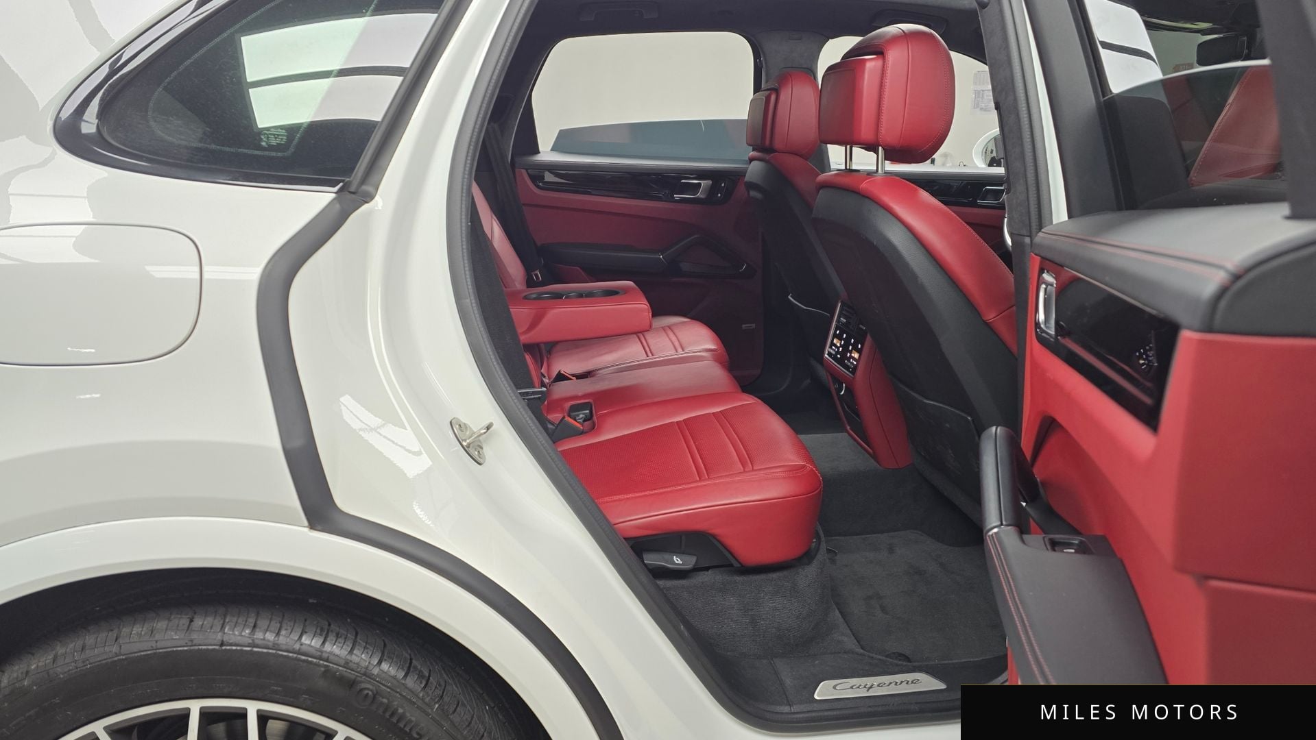 Porsche Cayenne 2022 — миниатюра 12