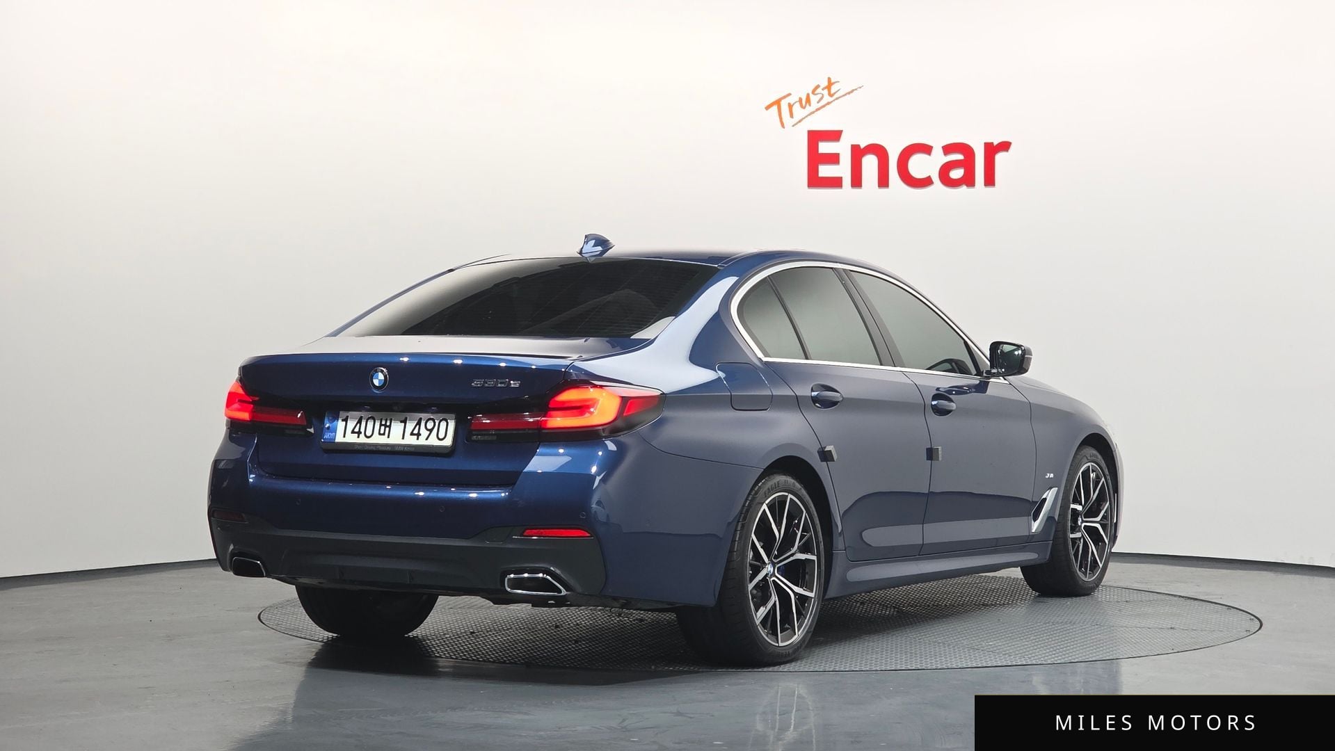 BMW 5 Series (G30) 2021 — миниатюра 2