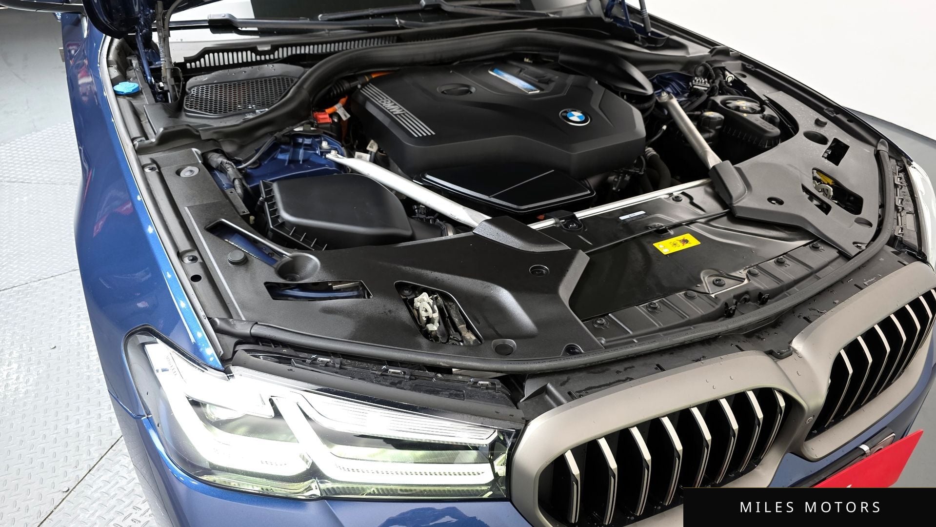BMW 5 Series (G30) 2021 — миниатюра 6