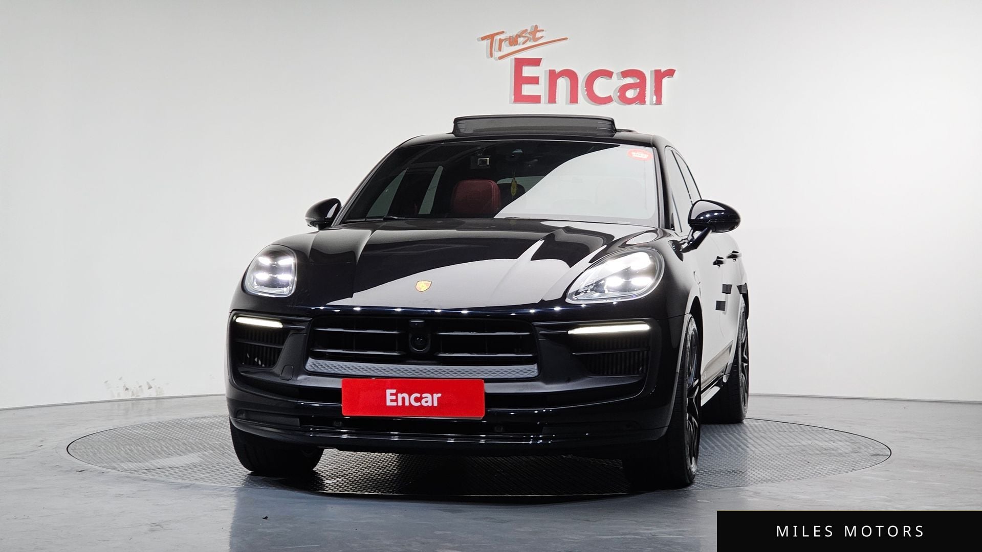 Porsche Macan 2023 — миниатюра 3