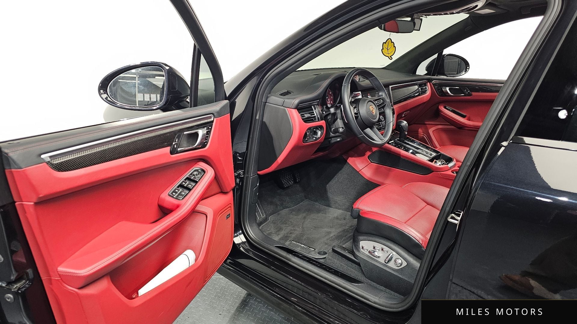 Porsche Macan 2023 — миниатюра 10