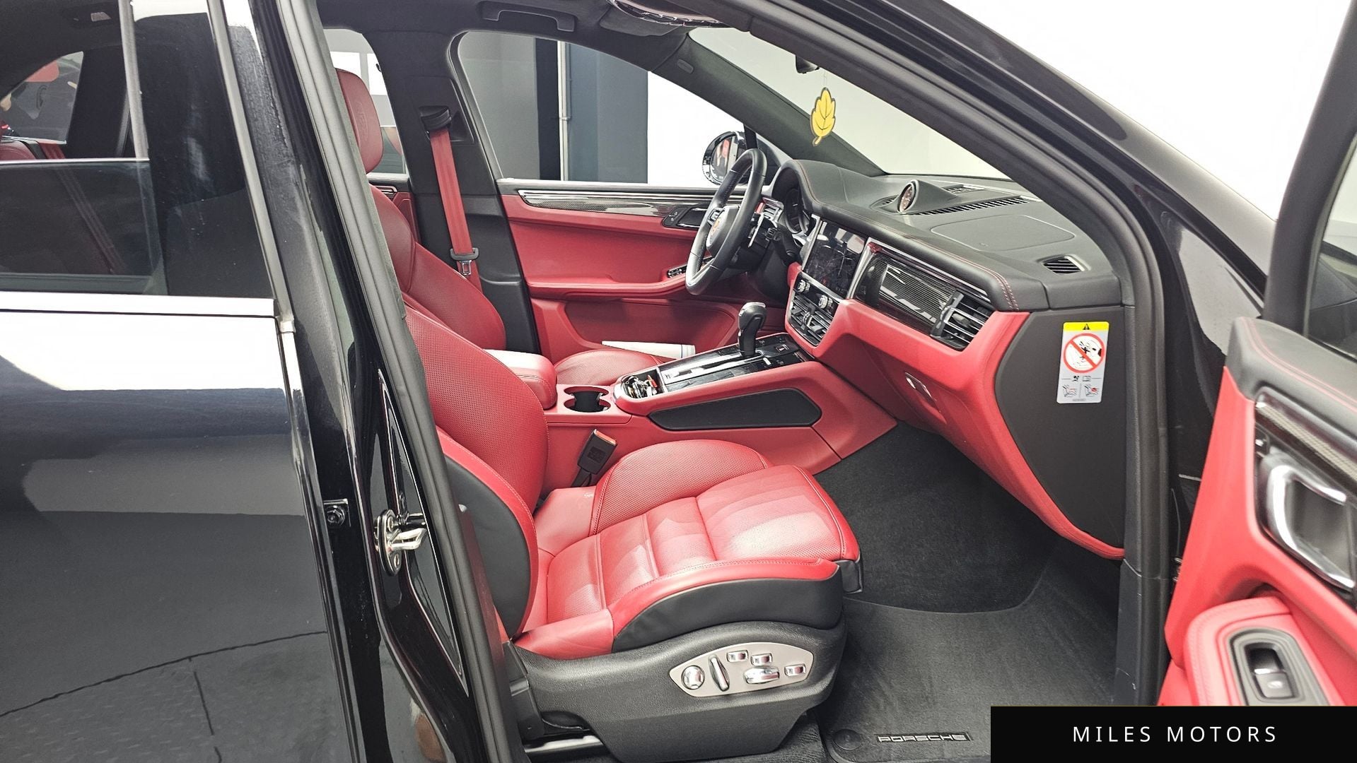 Porsche Macan 2023 — миниатюра 11