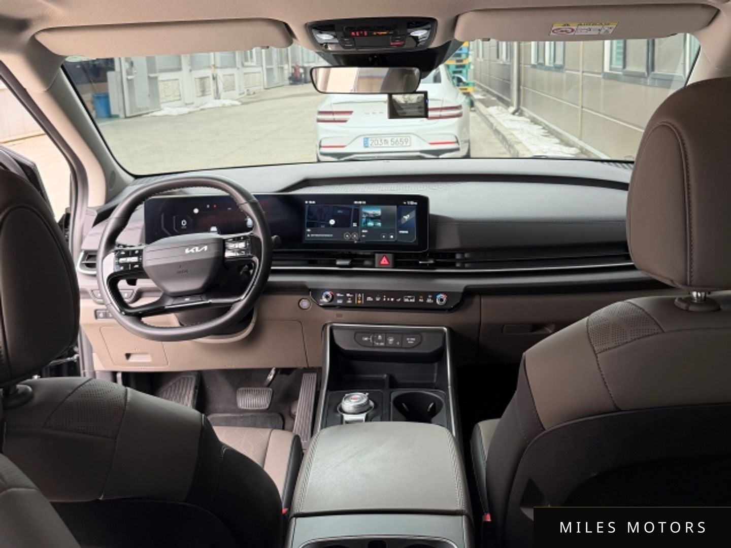Kia Canival 2025 — миниатюра 8