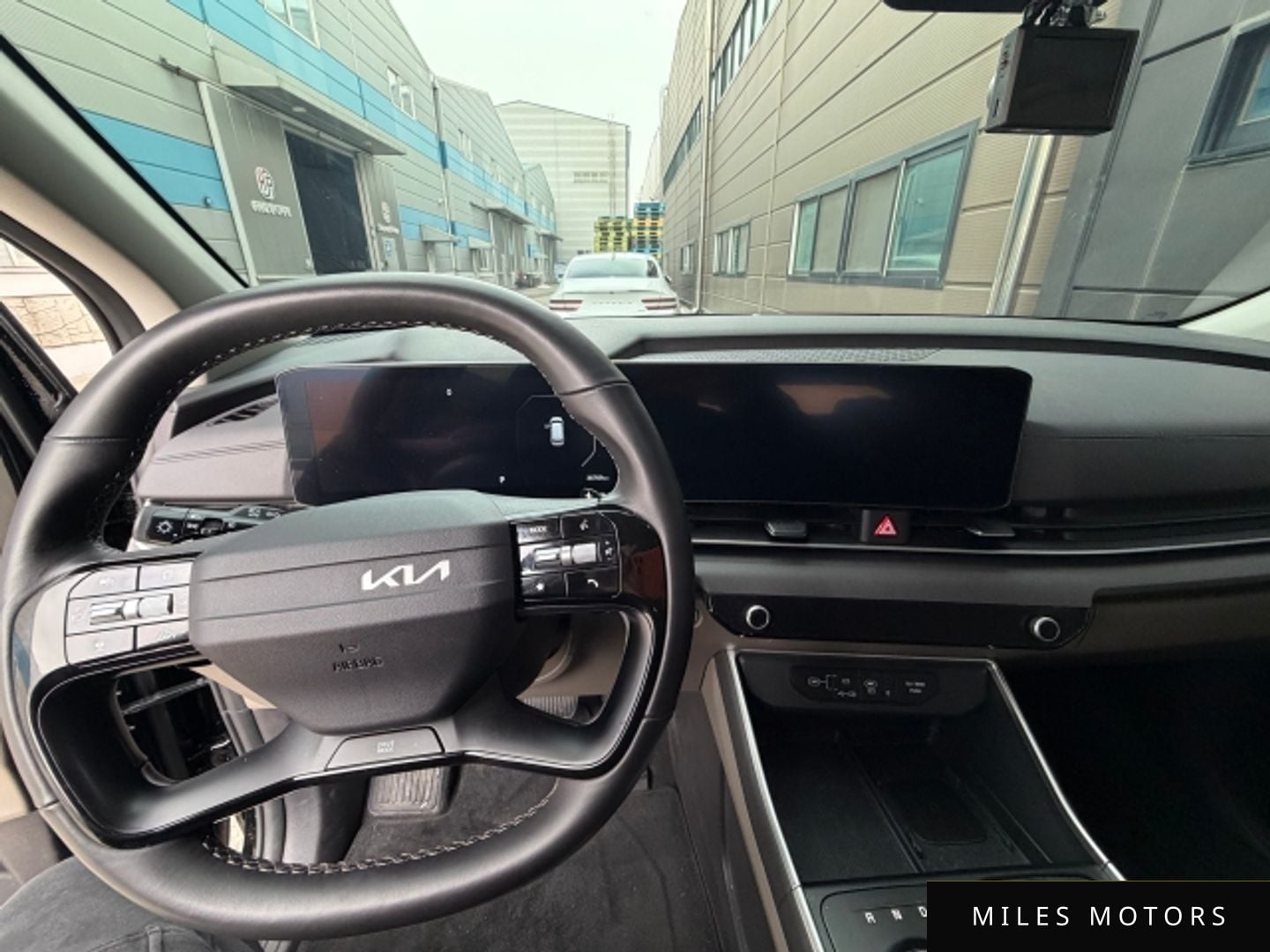Kia Canival 2025 — миниатюра 9