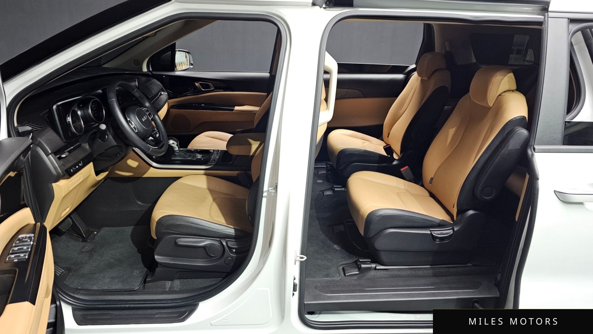 Kia Carnival 2023 — миниатюра 10