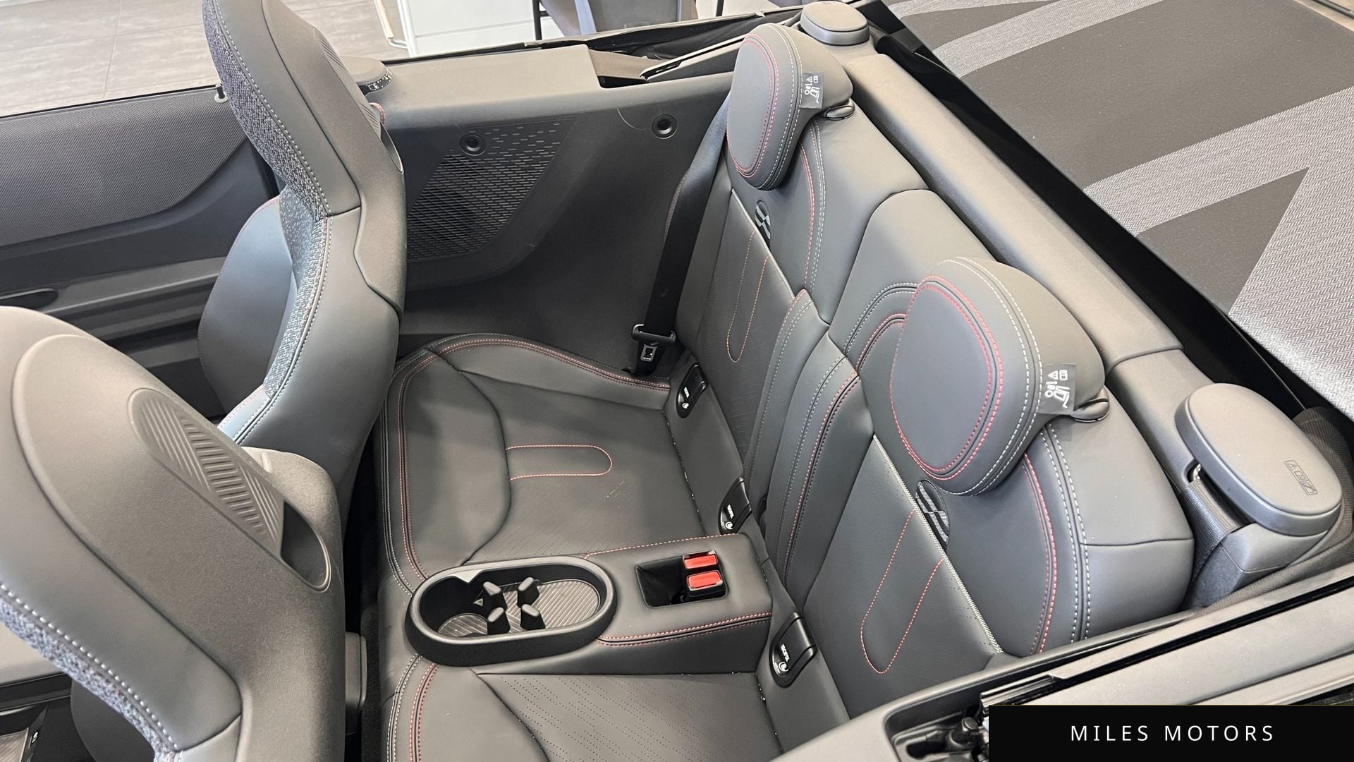 MINI 쿠퍼 S 컨버터블 2025 — миниатюра 17