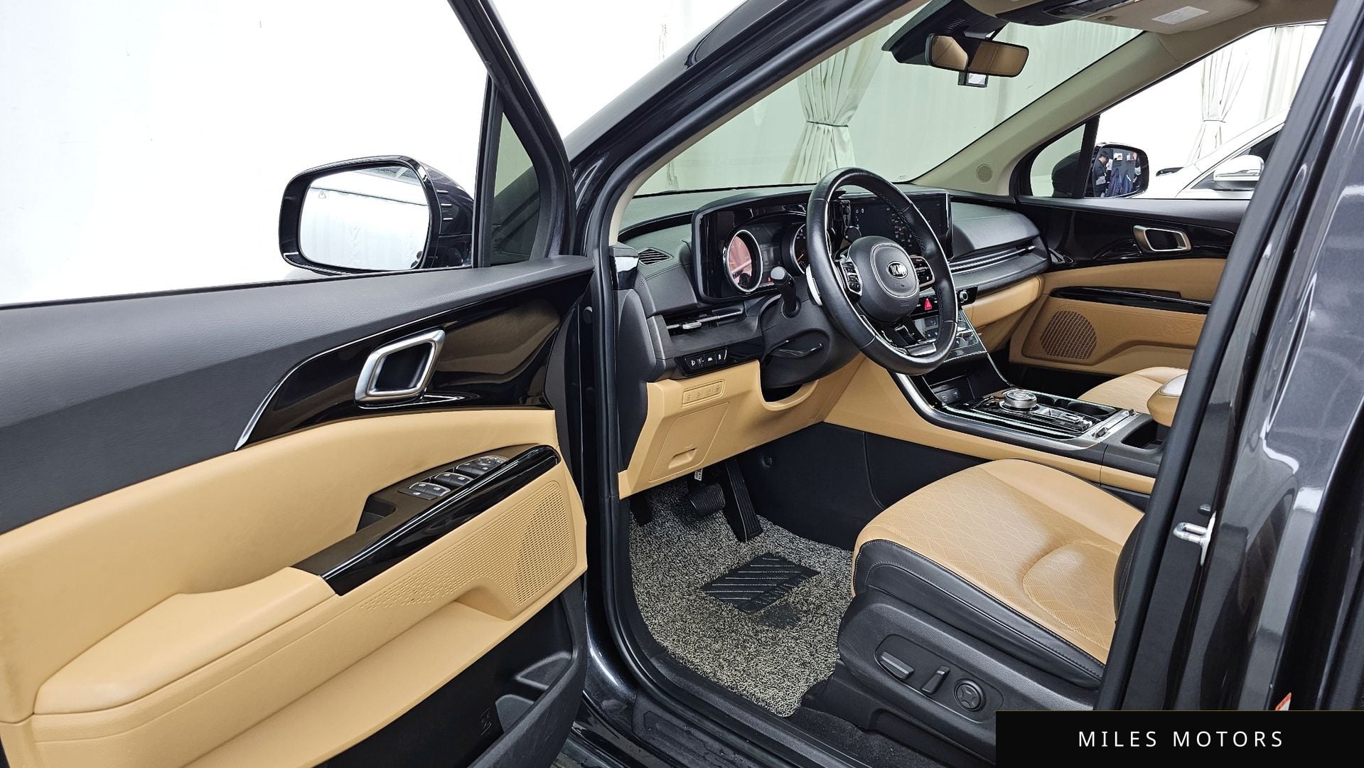 Kia Carnival 2021 — миниатюра 10
