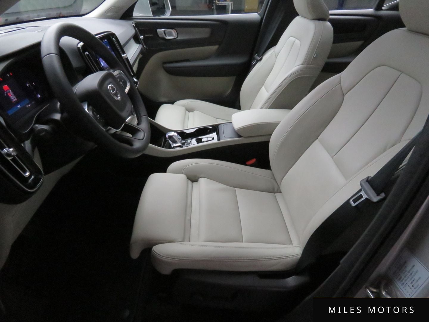 Volvo XC40 2025 — миниатюра 10