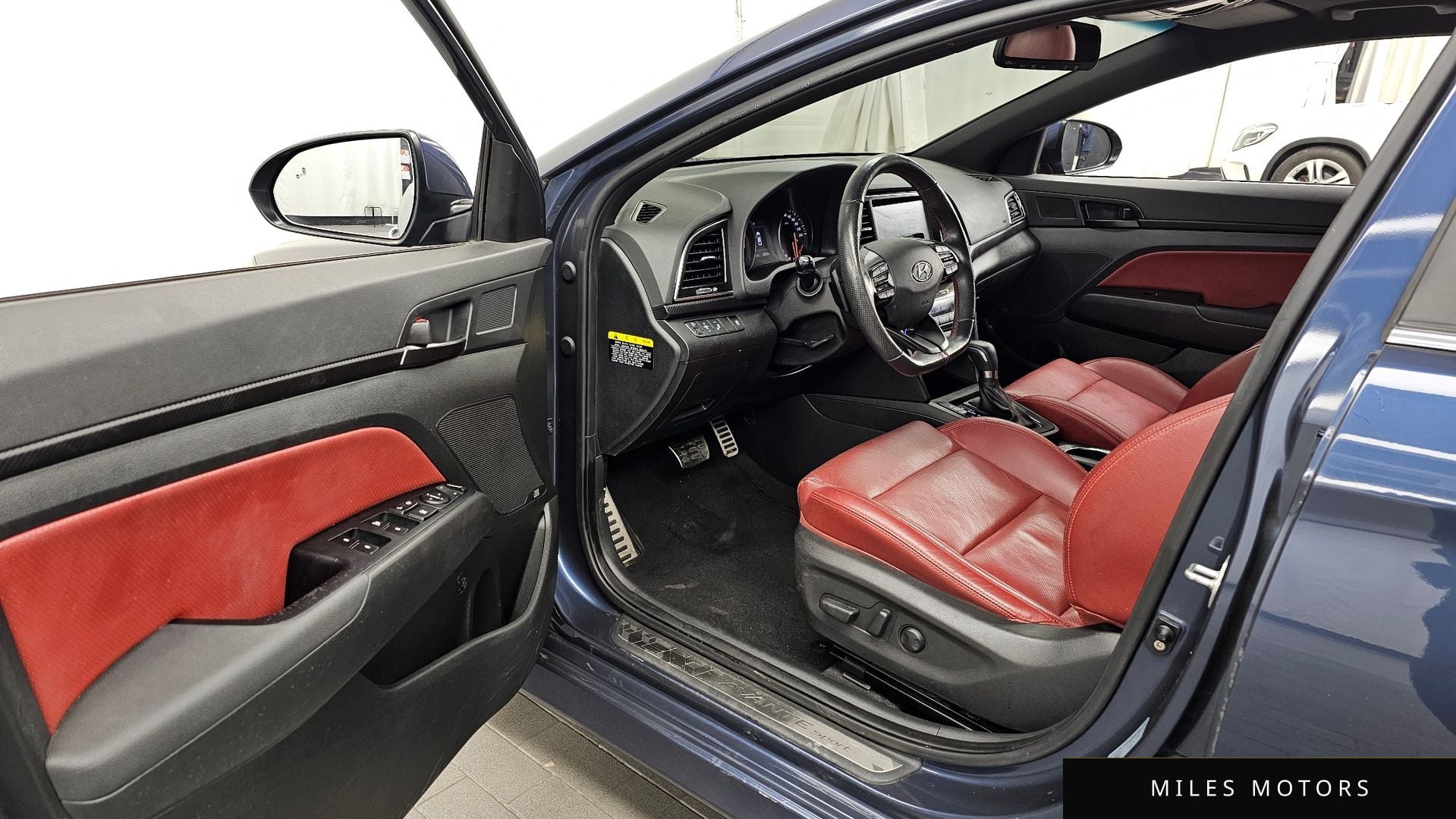 Hyundai AVANTE 2017 — миниатюра 10