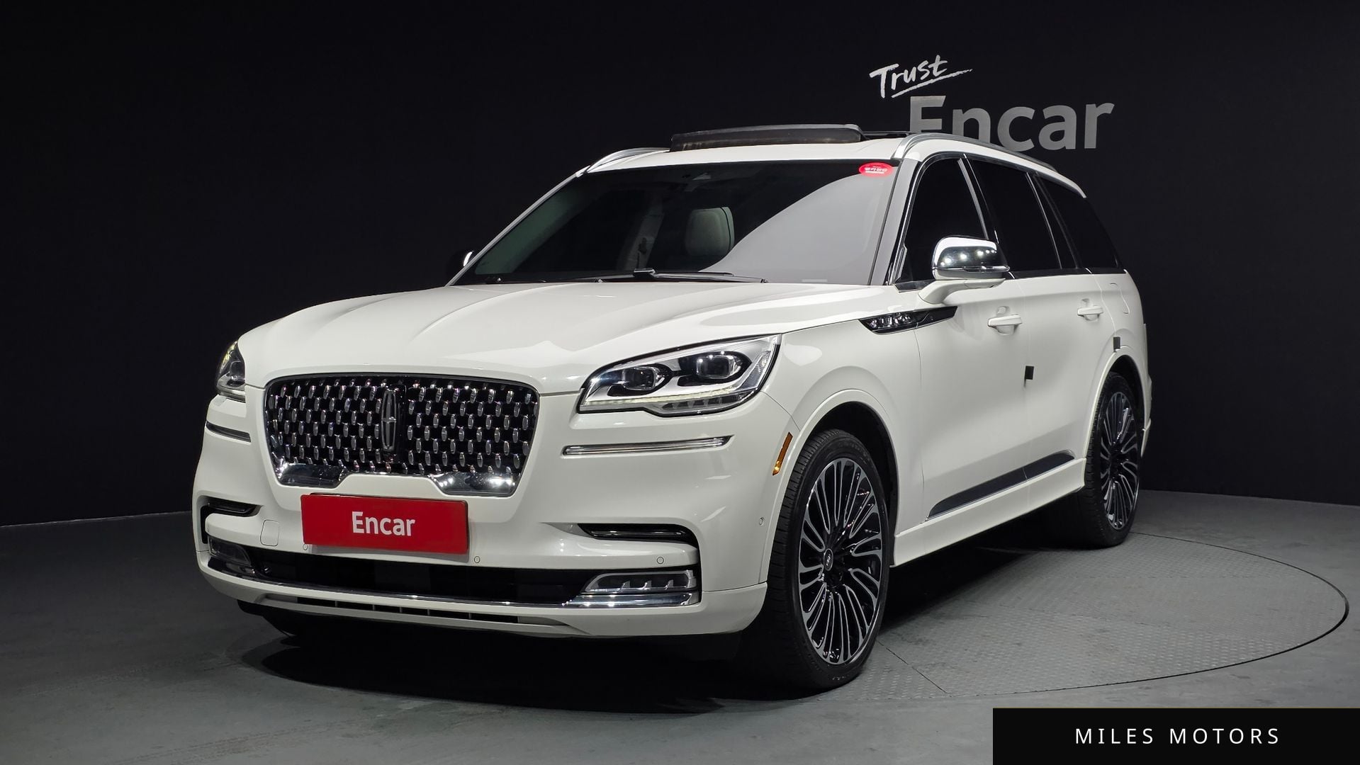Lincoln Aviator 2020 — фото 1 из 12