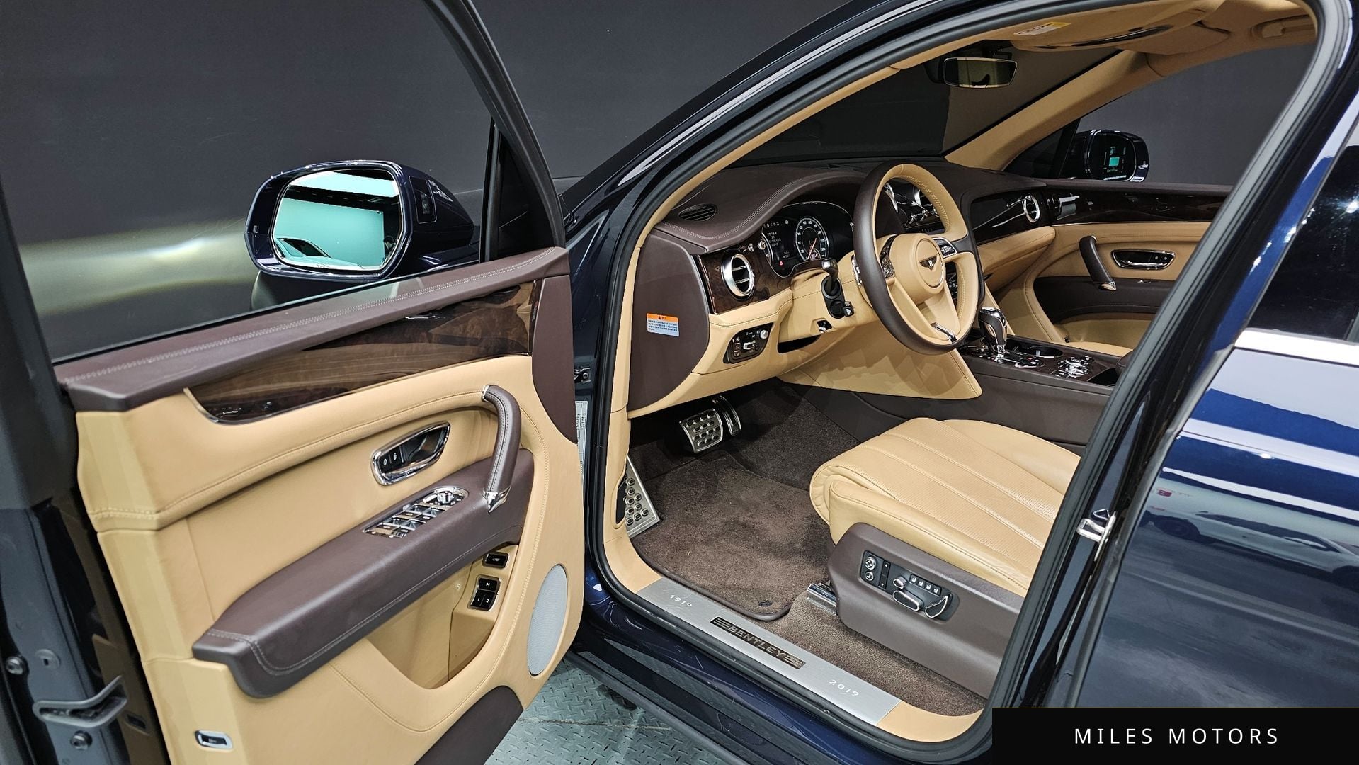Bentley 벤테이가 2020 — миниатюра 10