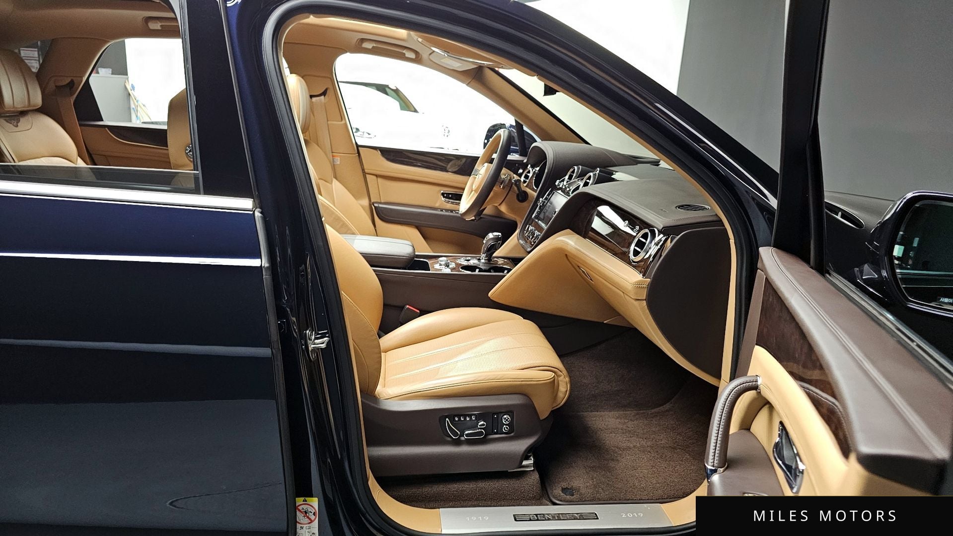 Bentley 벤테이가 2020 — миниатюра 11