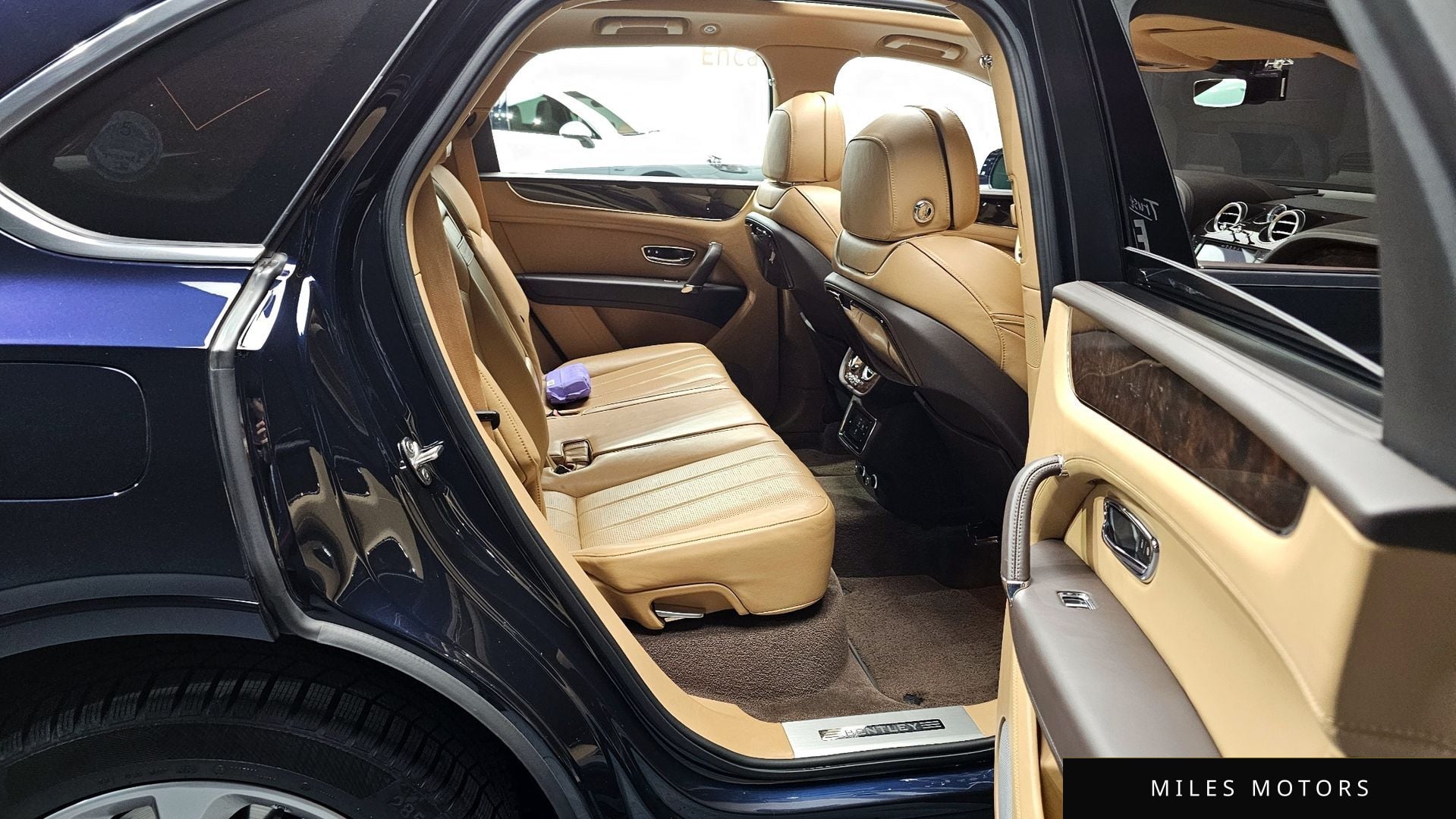 Bentley 벤테이가 2020 — миниатюра 12