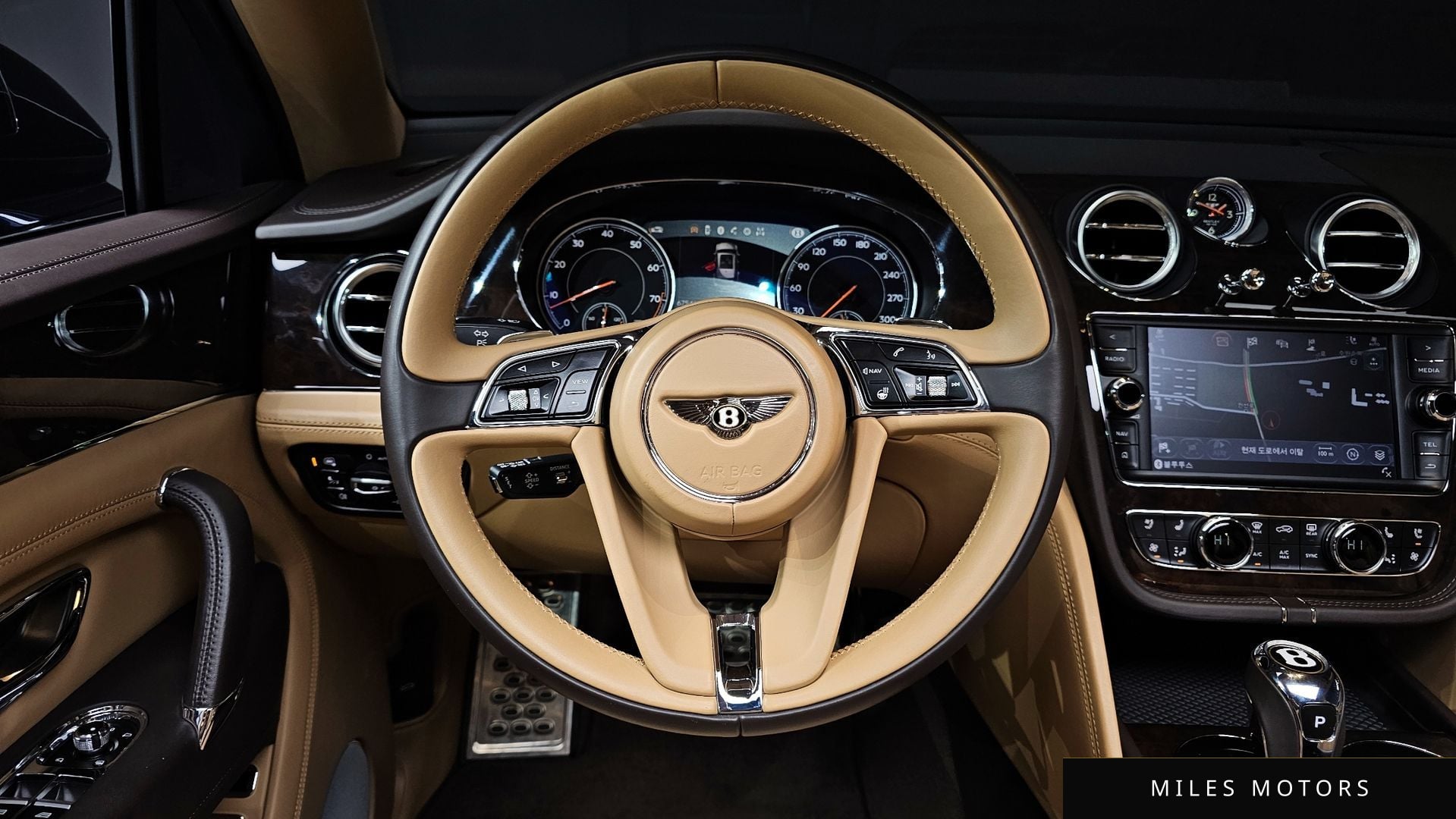 Bentley 벤테이가 2020 — миниатюра 13