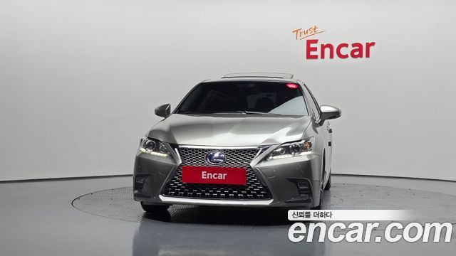 Лексус CT200h 2018 — миниатюра 3
