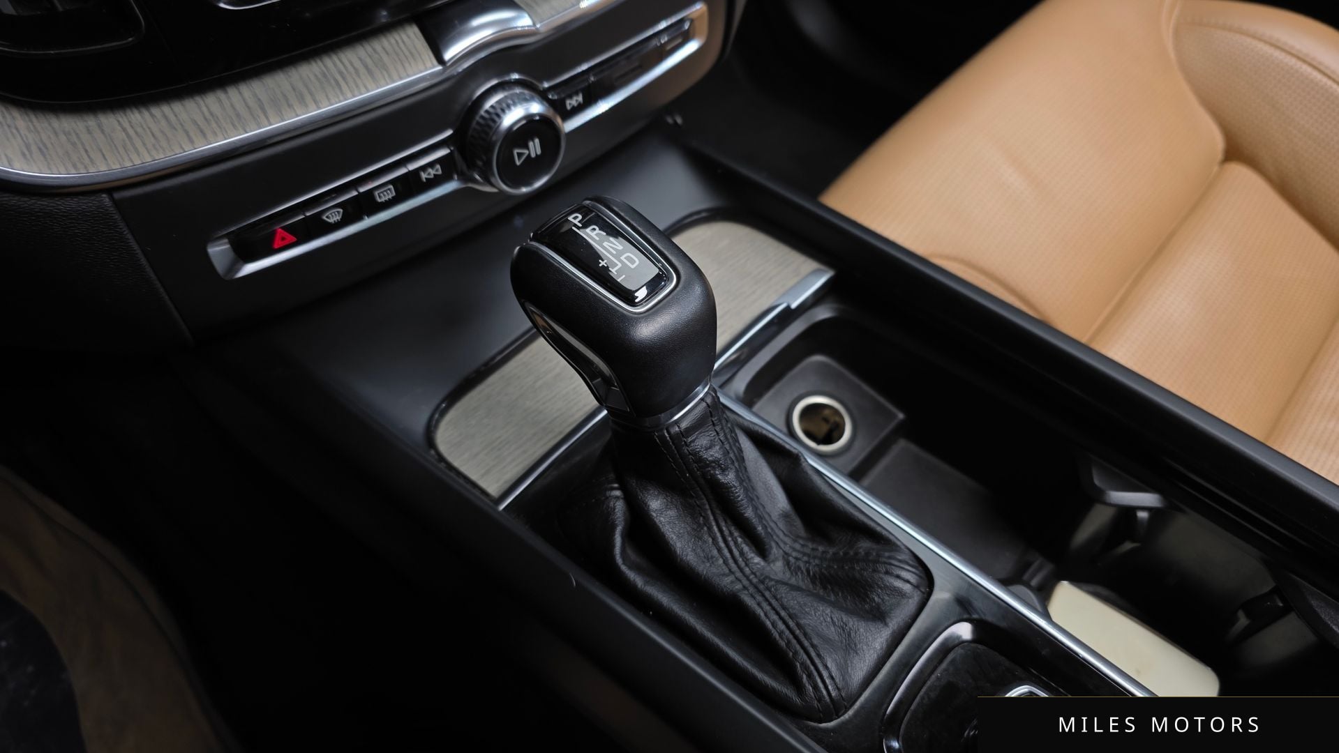 Volvo XC60 2018 — миниатюра 9