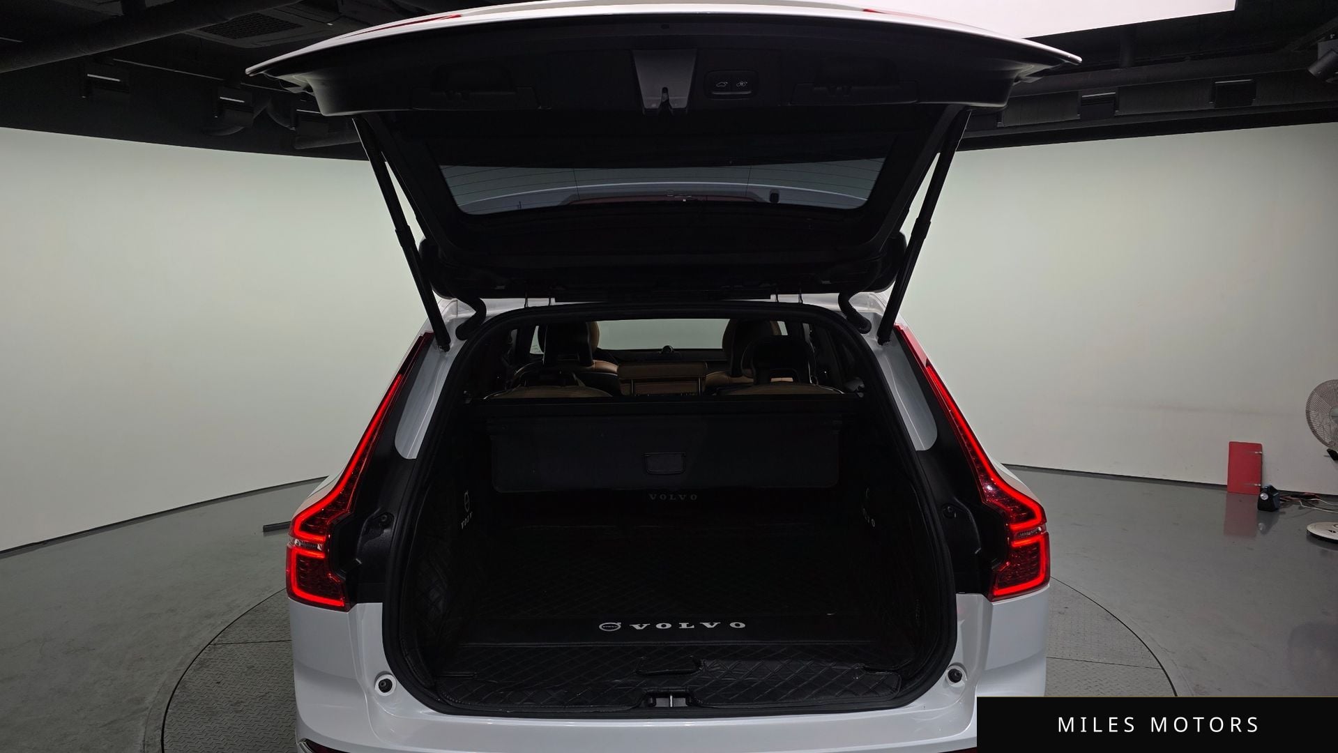 Volvo XC60 2018 — миниатюра 20