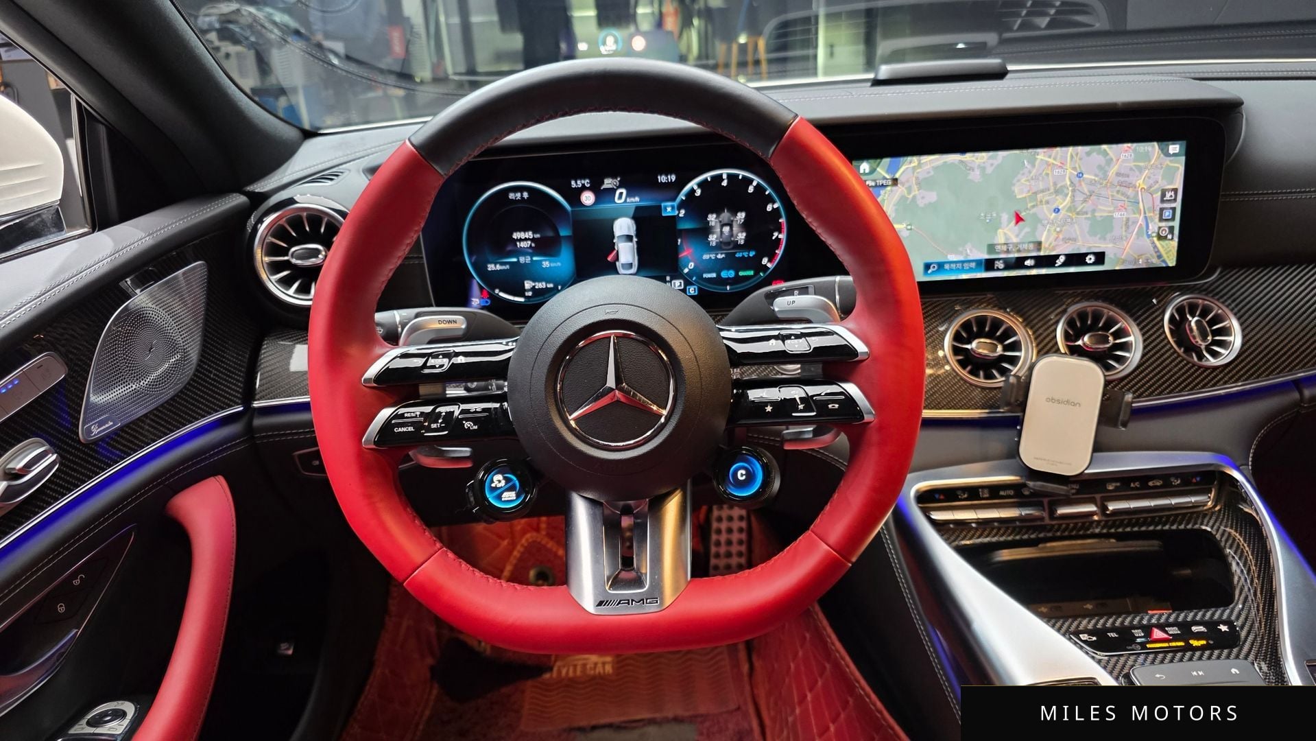 Mercedes-Benz AMG GT 2023 — миниатюра 13