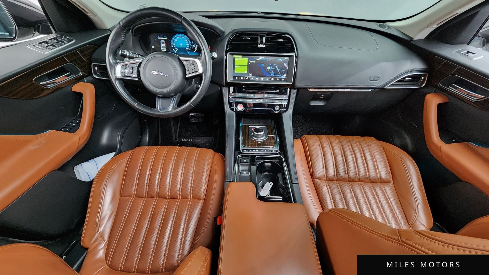 Jaguar F-PACE 2018 — миниатюра 7