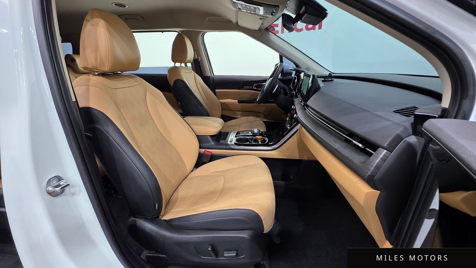 Kia Carnival 2023 — миниатюра 10