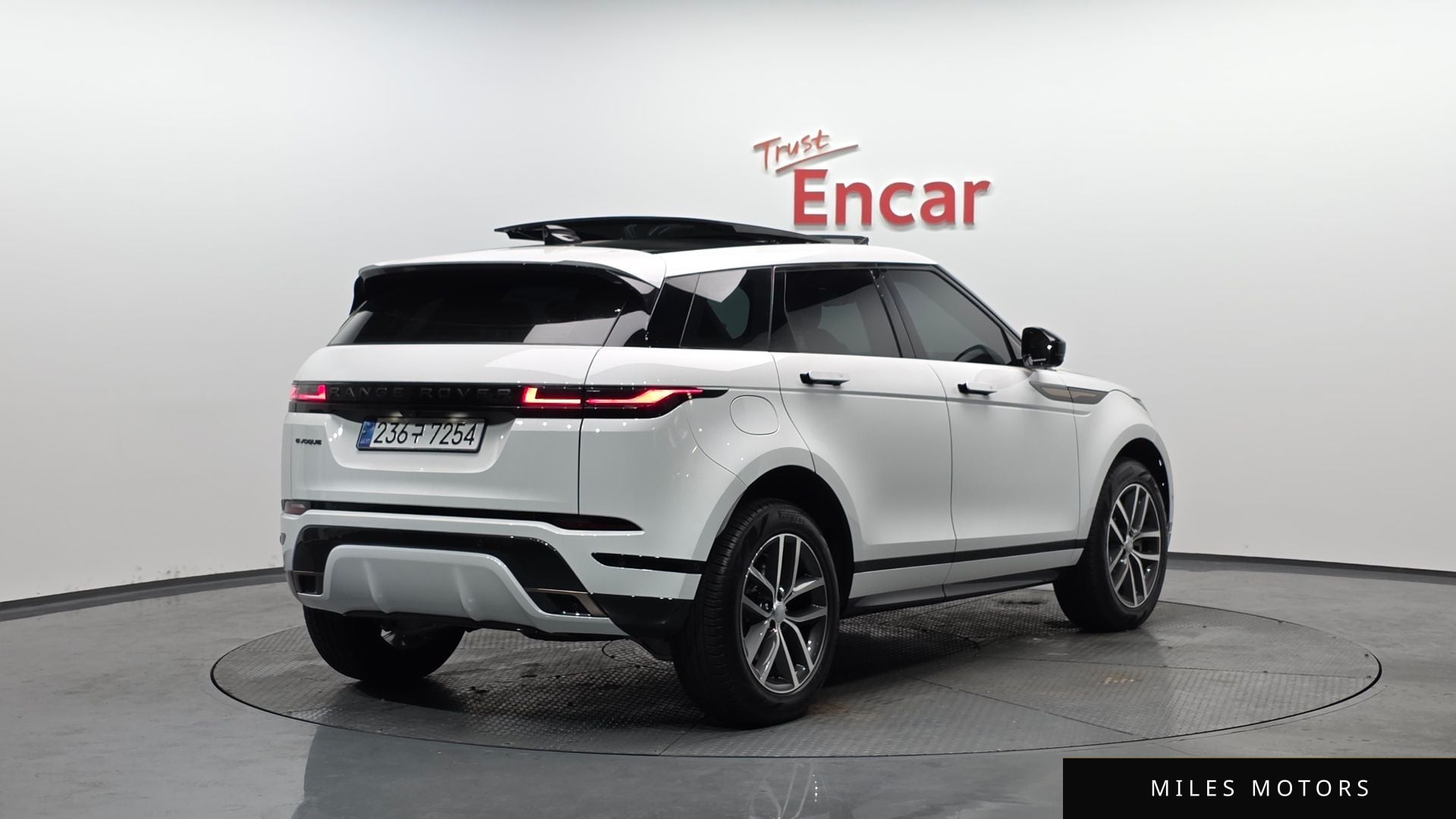 Land Rover Range Rover Evoque 2024 — миниатюра 2