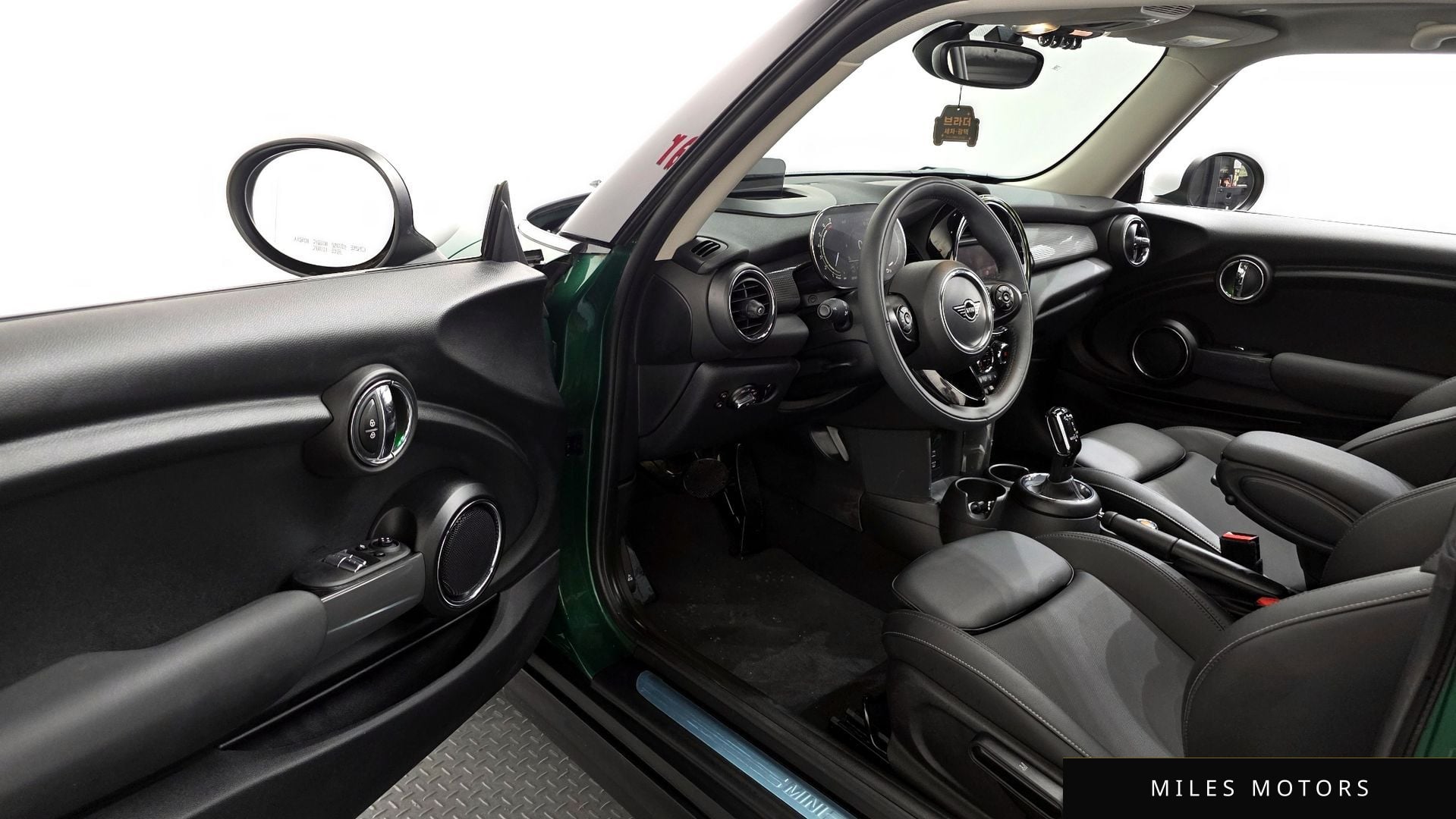 MINI Cooper 2021 — миниатюра 10