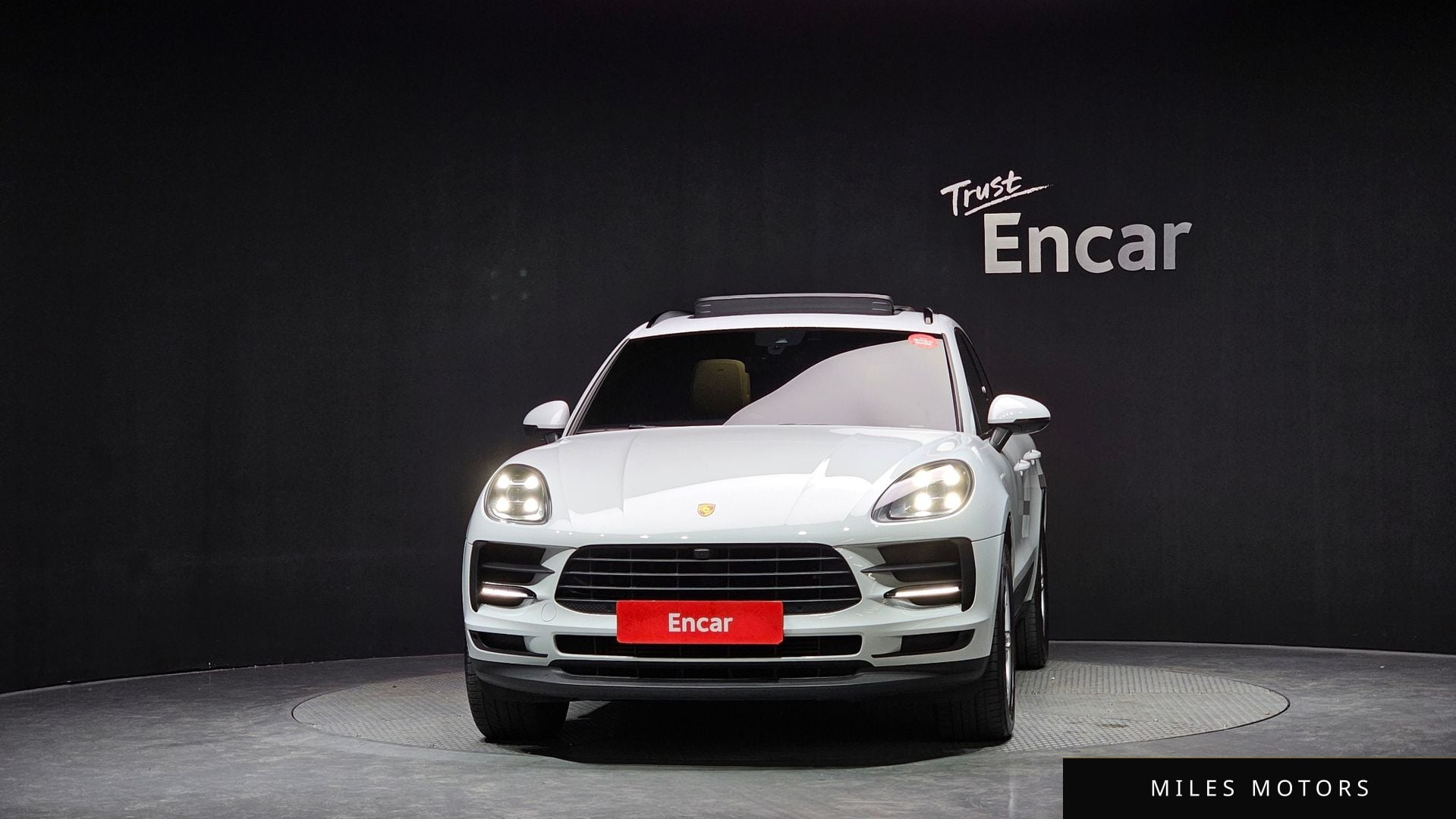 Porsche Macan 2021 — миниатюра 3