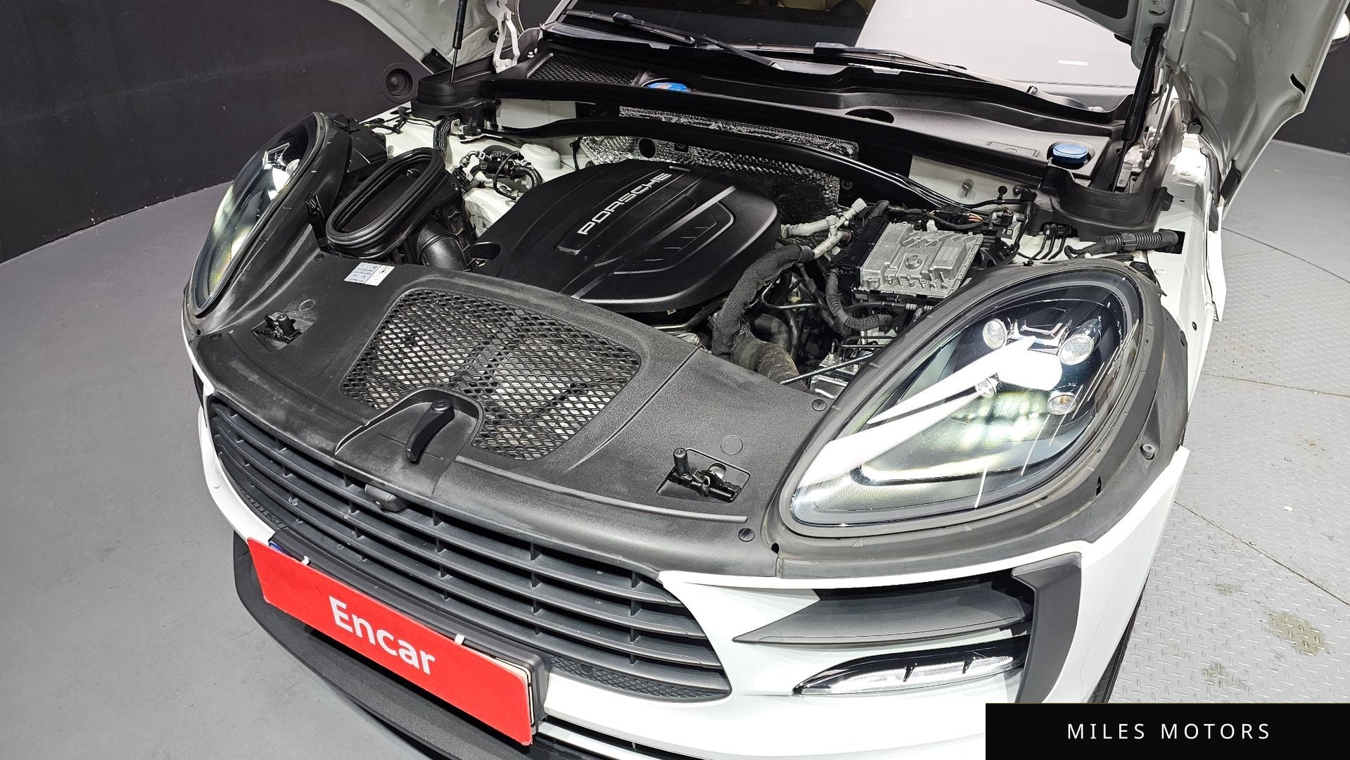 Porsche Macan 2021 — миниатюра 6