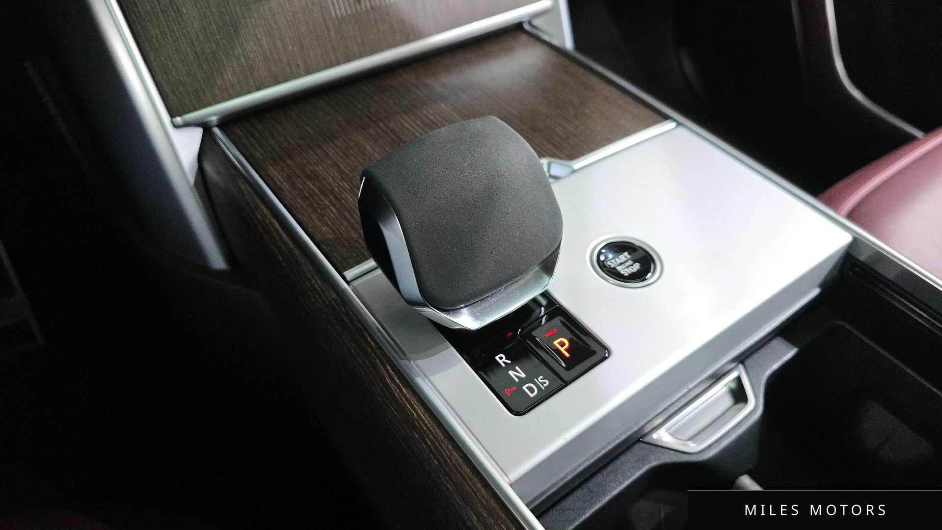 Land Rover Range Rover 2024 — миниатюра 9