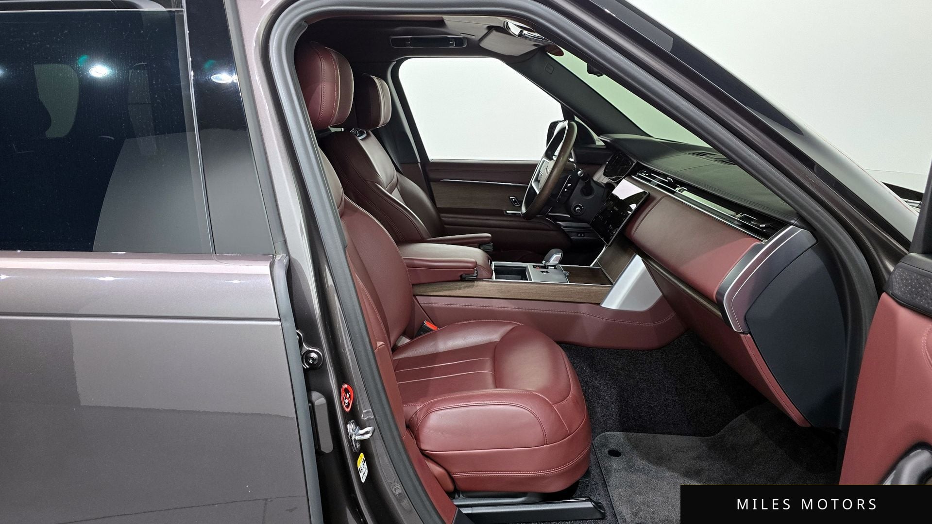 Land Rover Range Rover 2024 — миниатюра 11