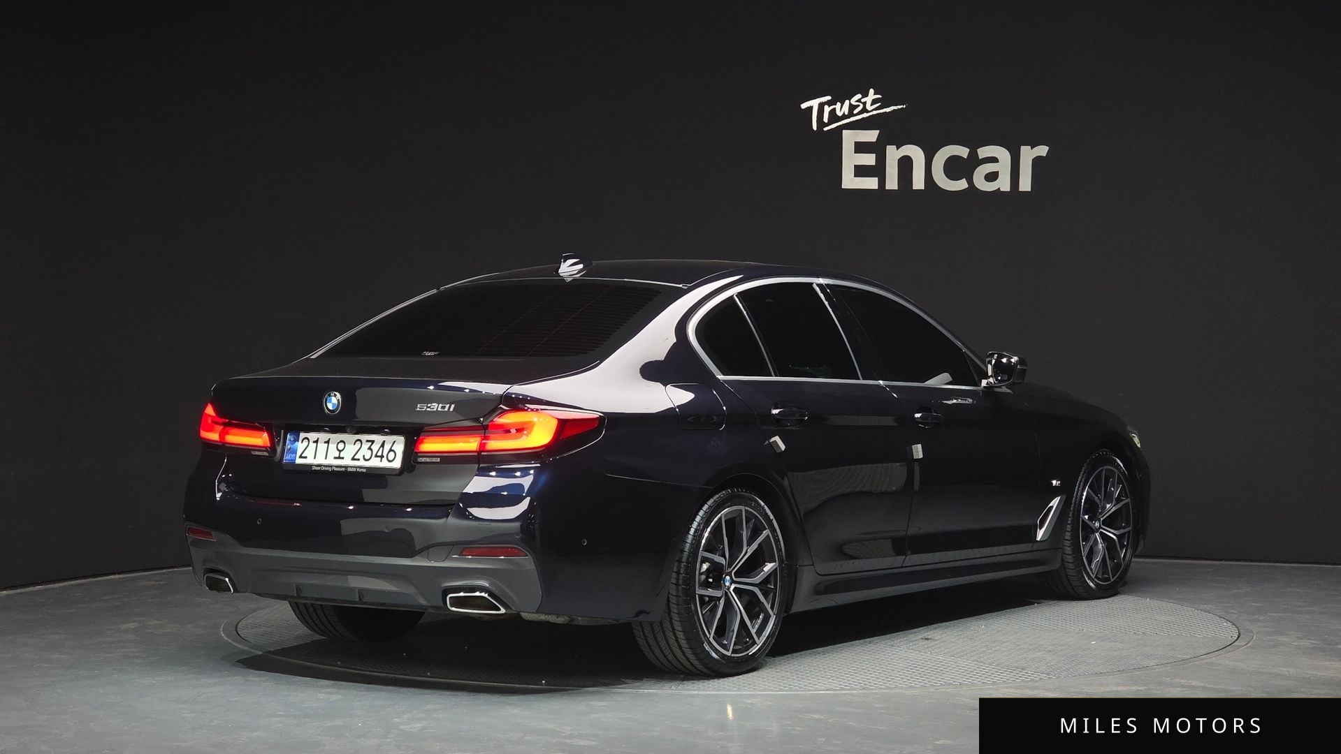 BMW 5 Series (G30) 2023 — миниатюра 2